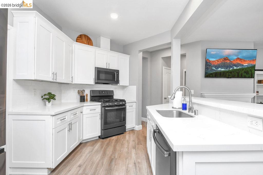 Detail Gallery Image 16 of 45 For 4010 Goleta Pl, Discovery Bay,  CA 94505 - 5 Beds | 2/1 Baths