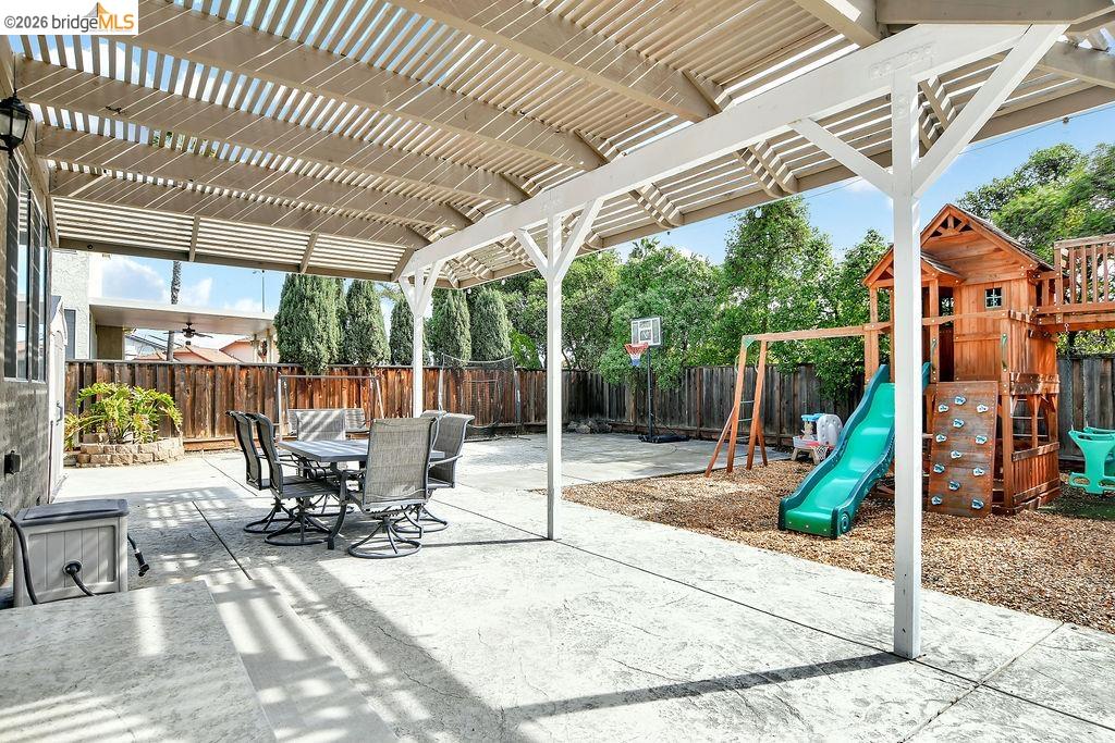 Detail Gallery Image 32 of 45 For 4010 Goleta Pl, Discovery Bay,  CA 94505 - 5 Beds | 2/1 Baths