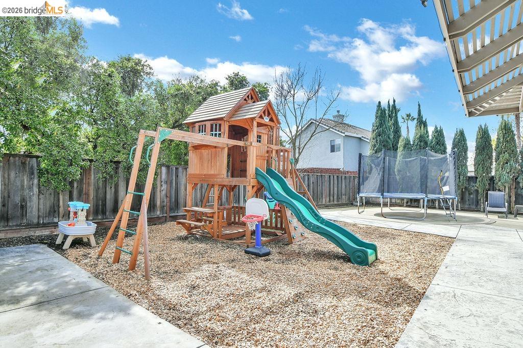 Detail Gallery Image 35 of 45 For 4010 Goleta Pl, Discovery Bay,  CA 94505 - 5 Beds | 2/1 Baths