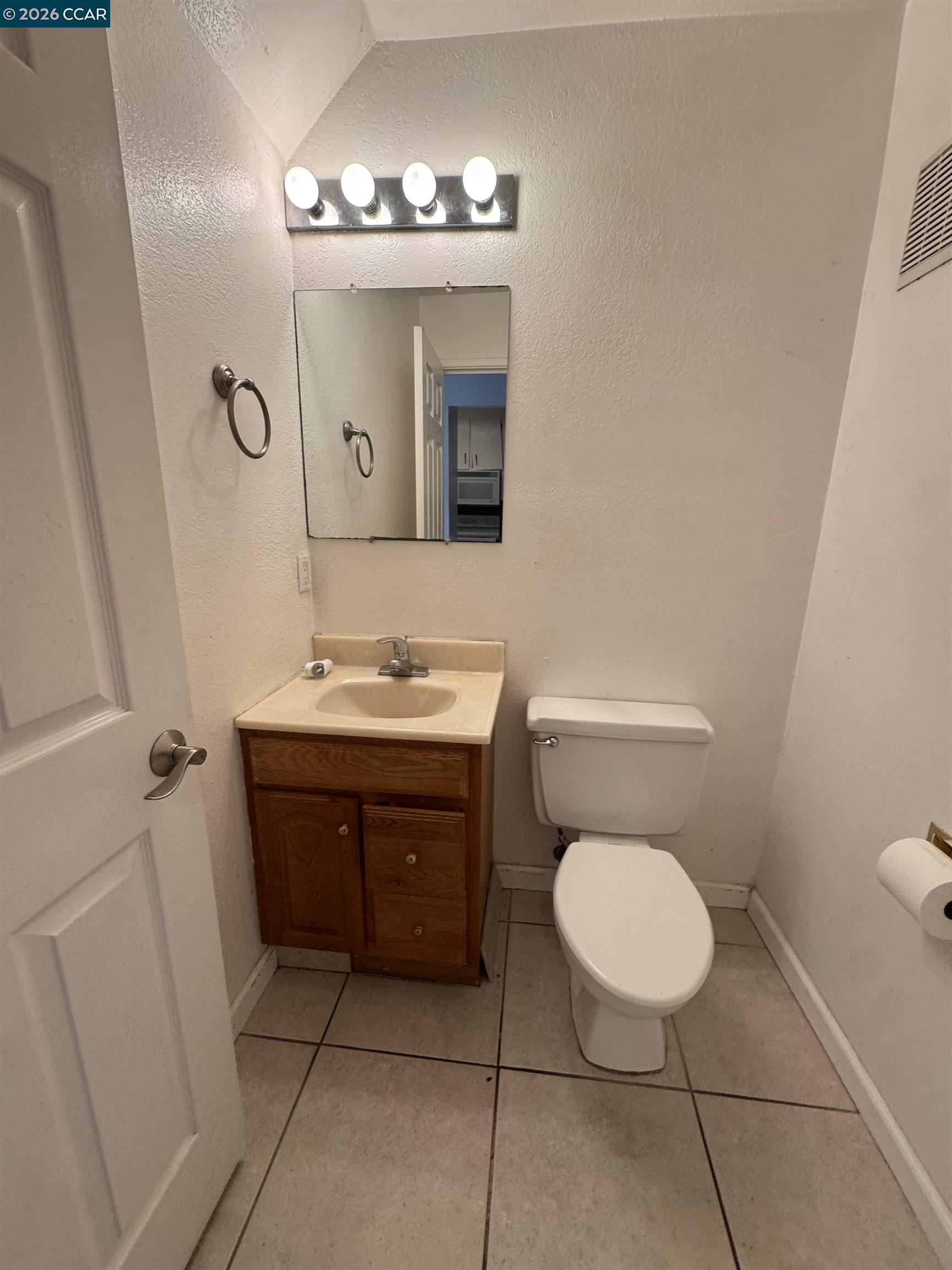 Photo #4: 41125248 Listing: Photo #4