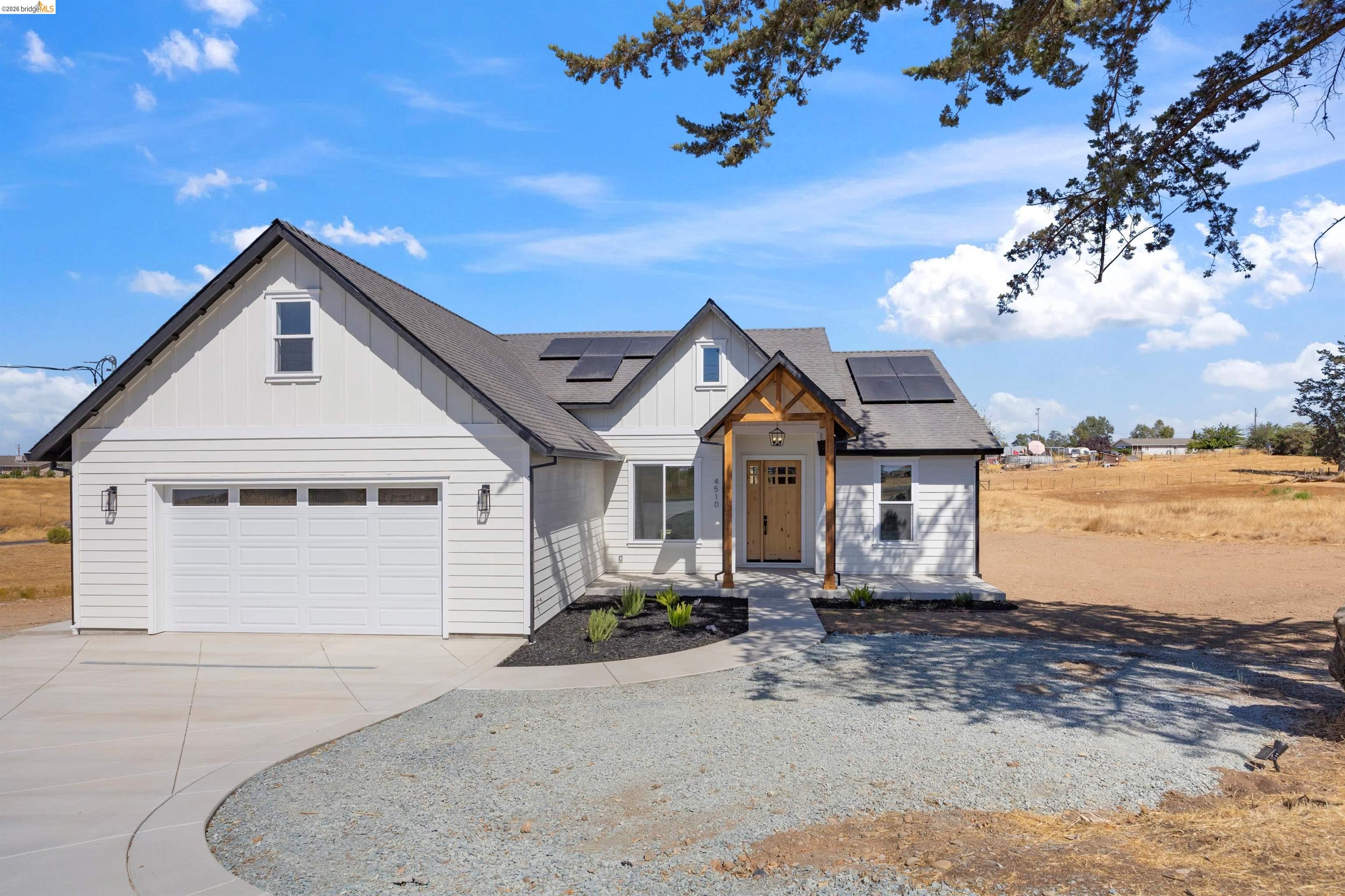 Detail Gallery Image 3 of 38 For 4510 Coyote Dr., Ione,  CA 95640 - 3 Beds | 2/1 Baths