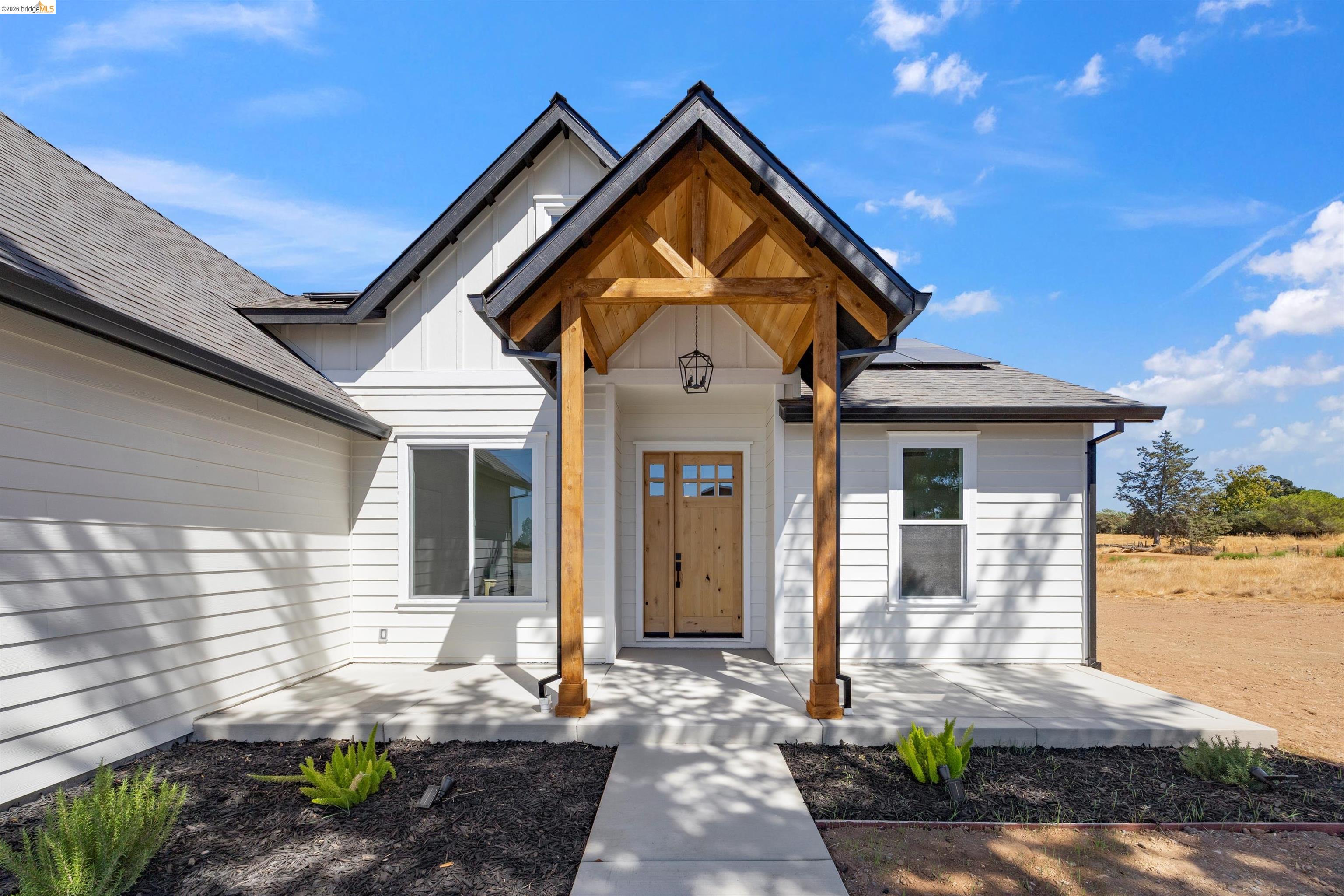 Detail Gallery Image 5 of 38 For 4510 Coyote Dr., Ione,  CA 95640 - 3 Beds | 2/1 Baths