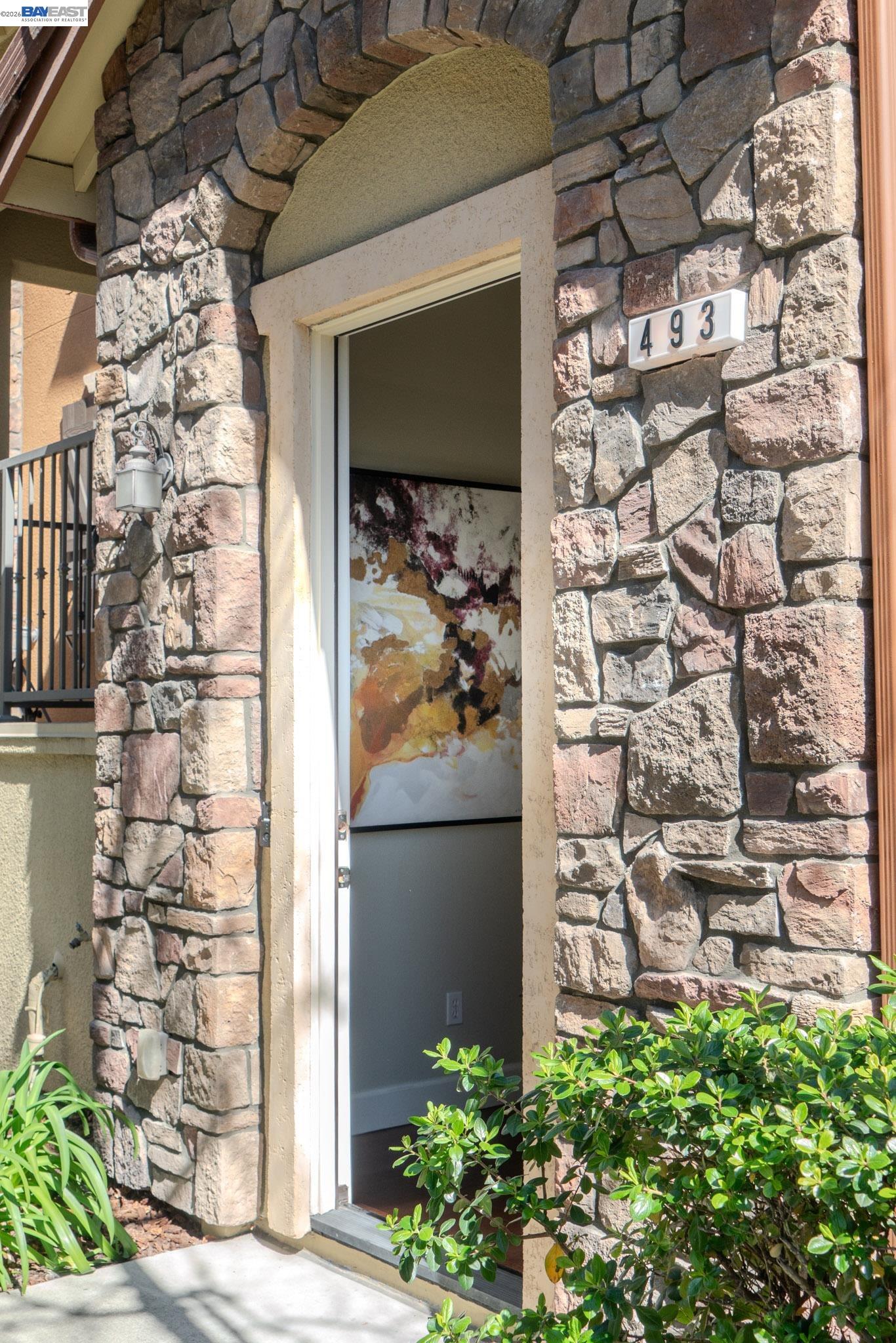 Detail Gallery Image 2 of 23 For 493 Tristania Terrace, Sunnyvale,  CA 94086 - 2 Beds | 2 Baths