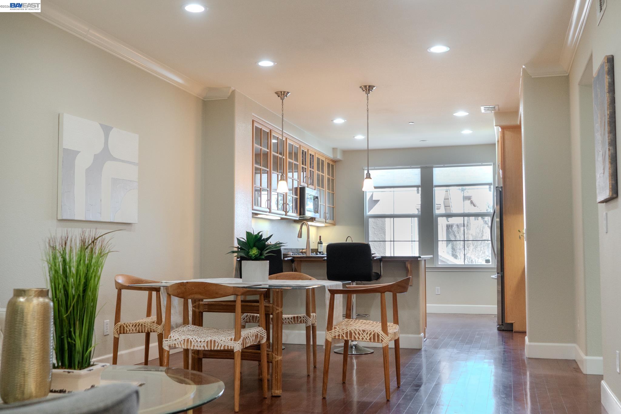 Detail Gallery Image 7 of 19 For 493 Tristania Terrace, Sunnyvale,  CA 94086 - 2 Beds | 2 Baths