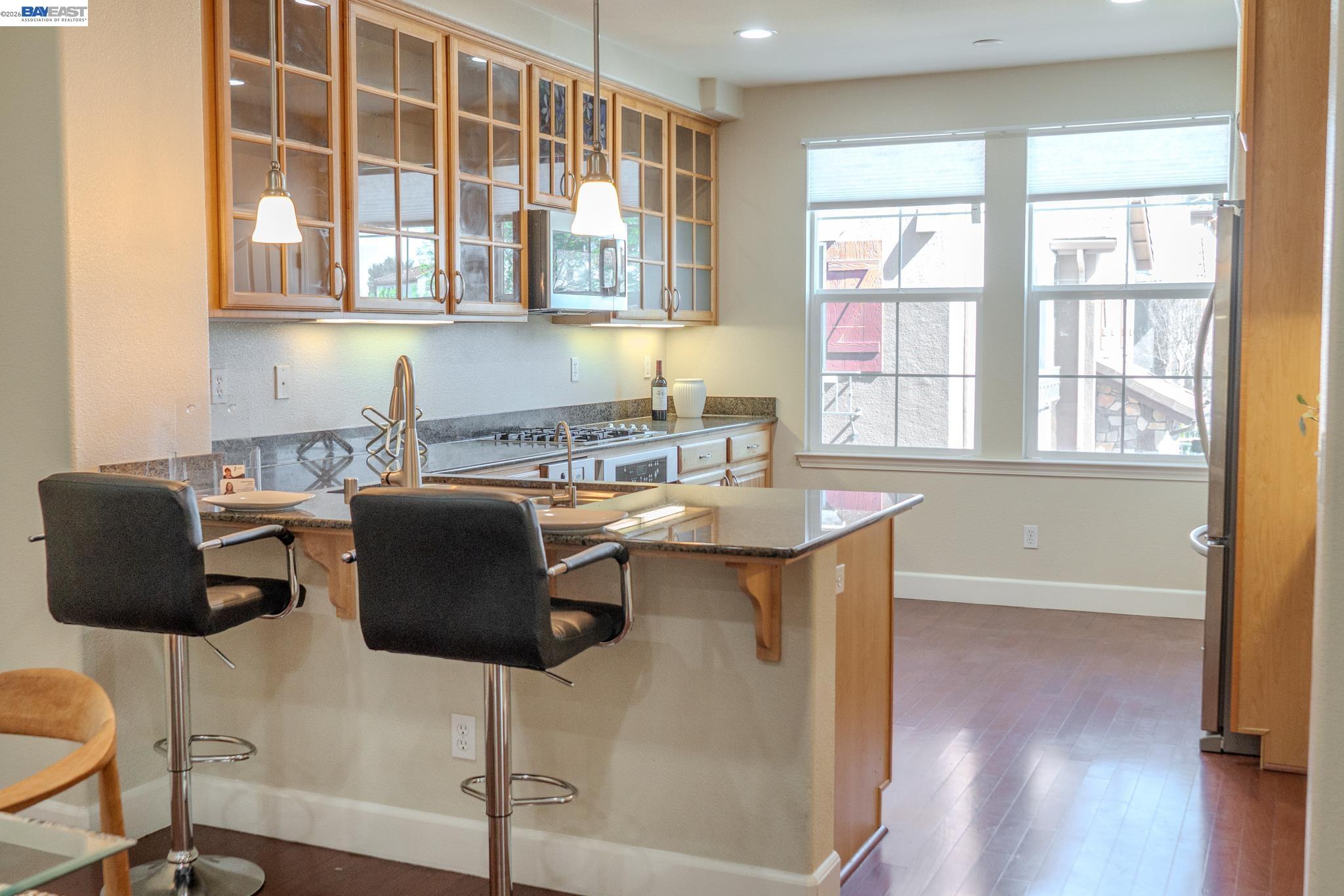 Detail Gallery Image 8 of 19 For 493 Tristania Terrace, Sunnyvale,  CA 94086 - 2 Beds | 2 Baths