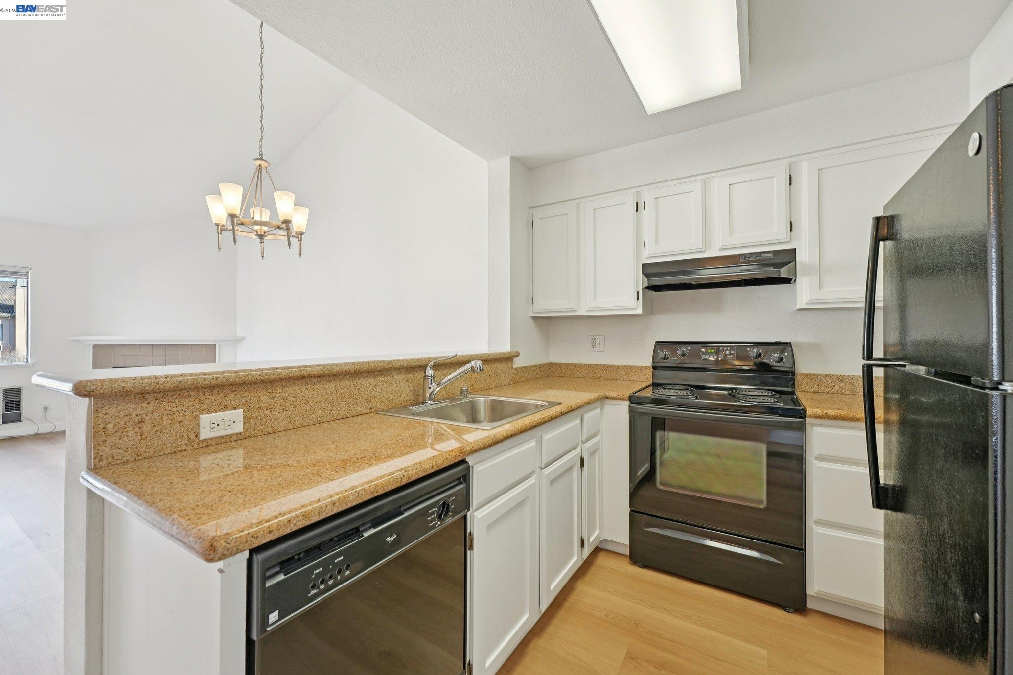 Photo #13: 41125257 Listing: Photo #13