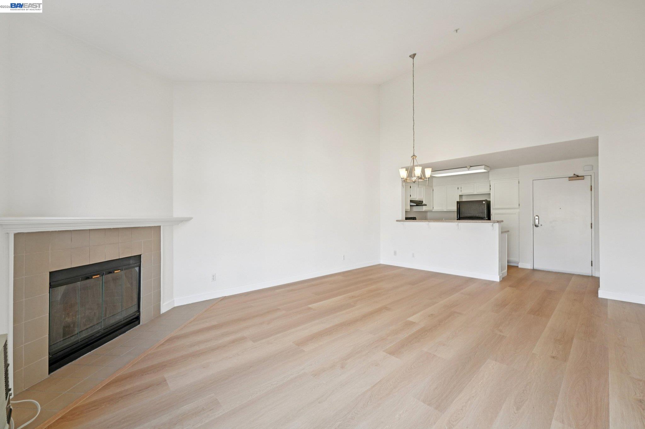 Photo #5: 41125257 Listing: Photo #5