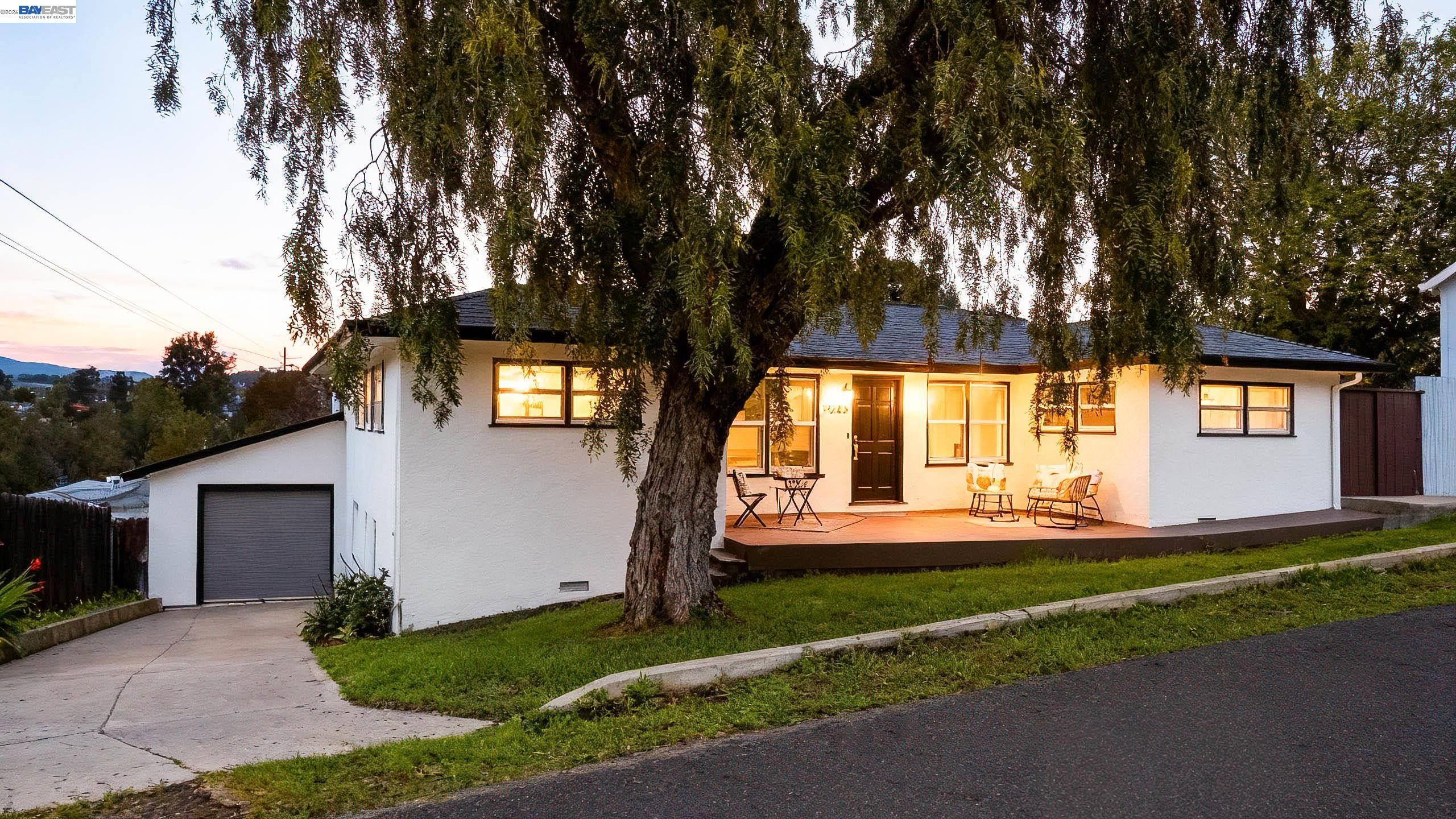 Front Image Thumbnail for BE41125262