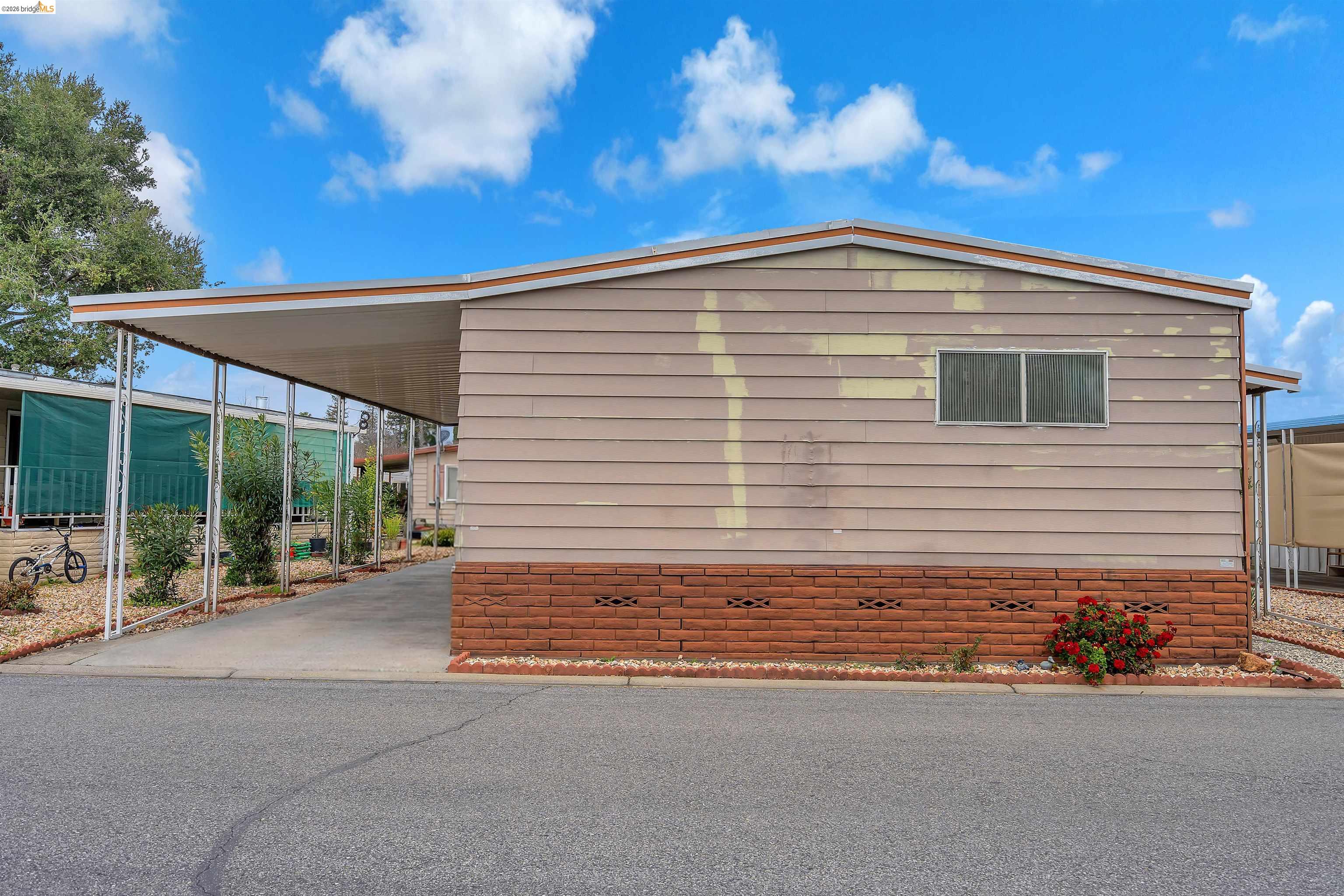 Detail Gallery Image 2 of 31 For 5450 Monterey Hwy #117,  San Jose,  CA 95111 - 3 Beds | 2 Baths