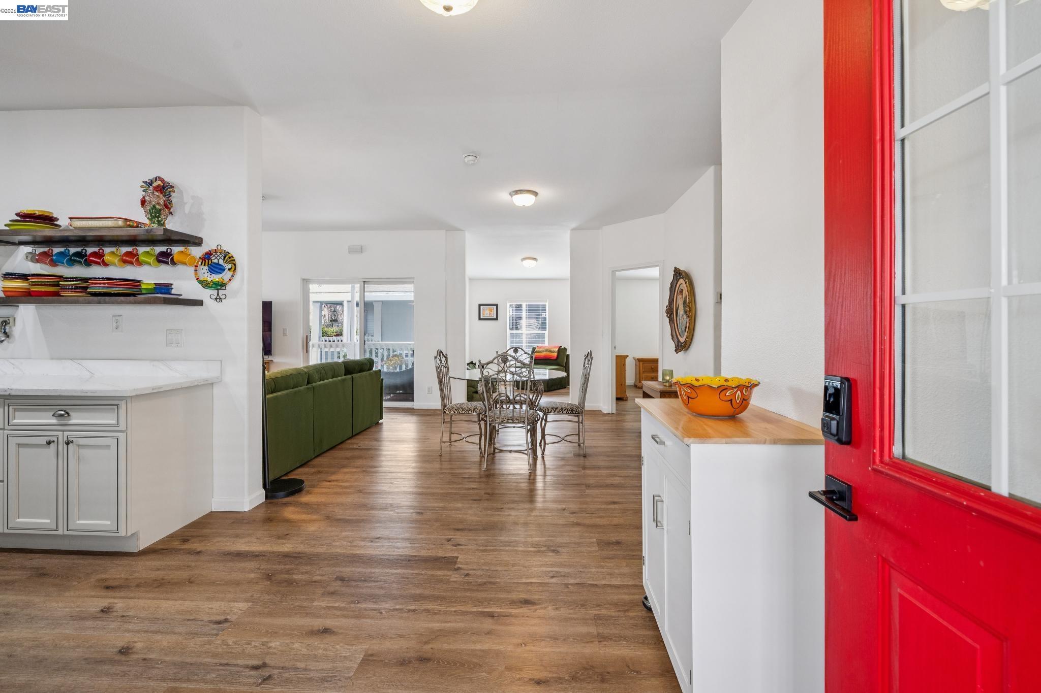 Detail Gallery Image 5 of 43 For 29341 Sandburg Way, Hayward,  CA 94544 - 3 Beds | 2 Baths