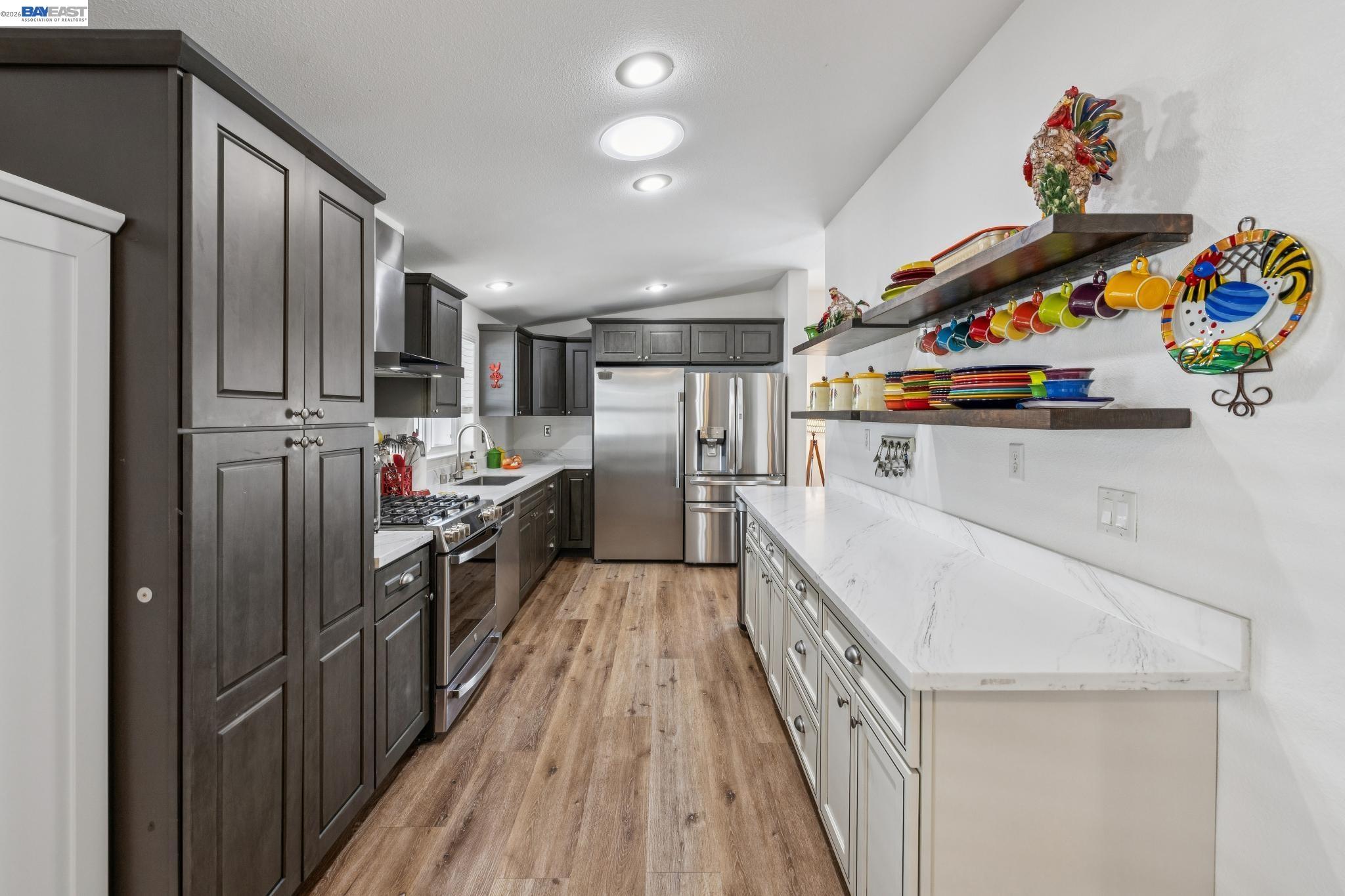 Detail Gallery Image 8 of 43 For 29341 Sandburg Way, Hayward,  CA 94544 - 3 Beds | 2 Baths