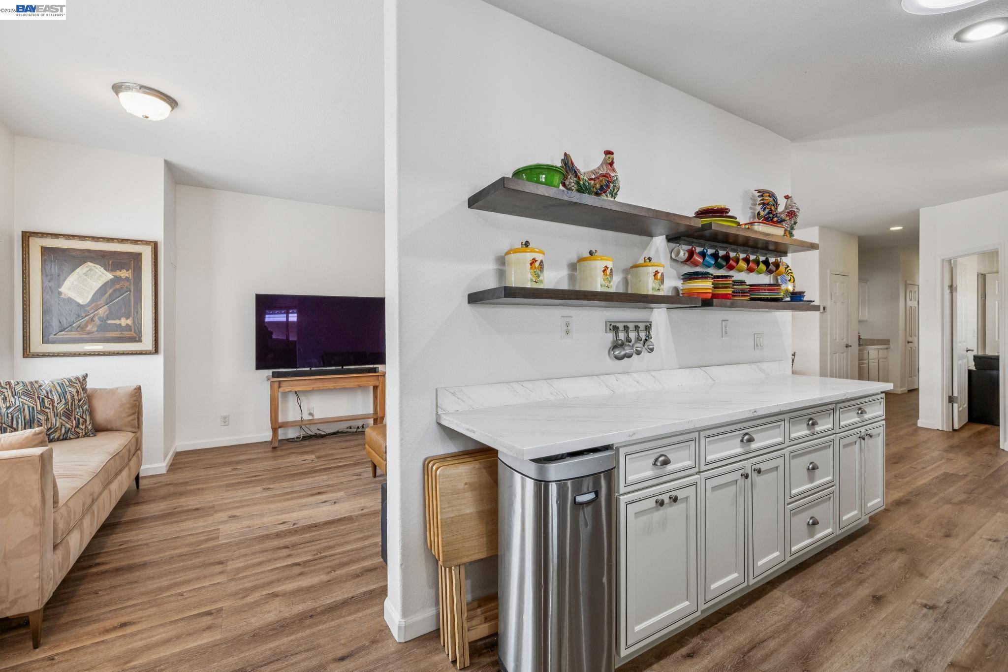 Detail Gallery Image 9 of 43 For 29341 Sandburg Way, Hayward,  CA 94544 - 3 Beds | 2 Baths