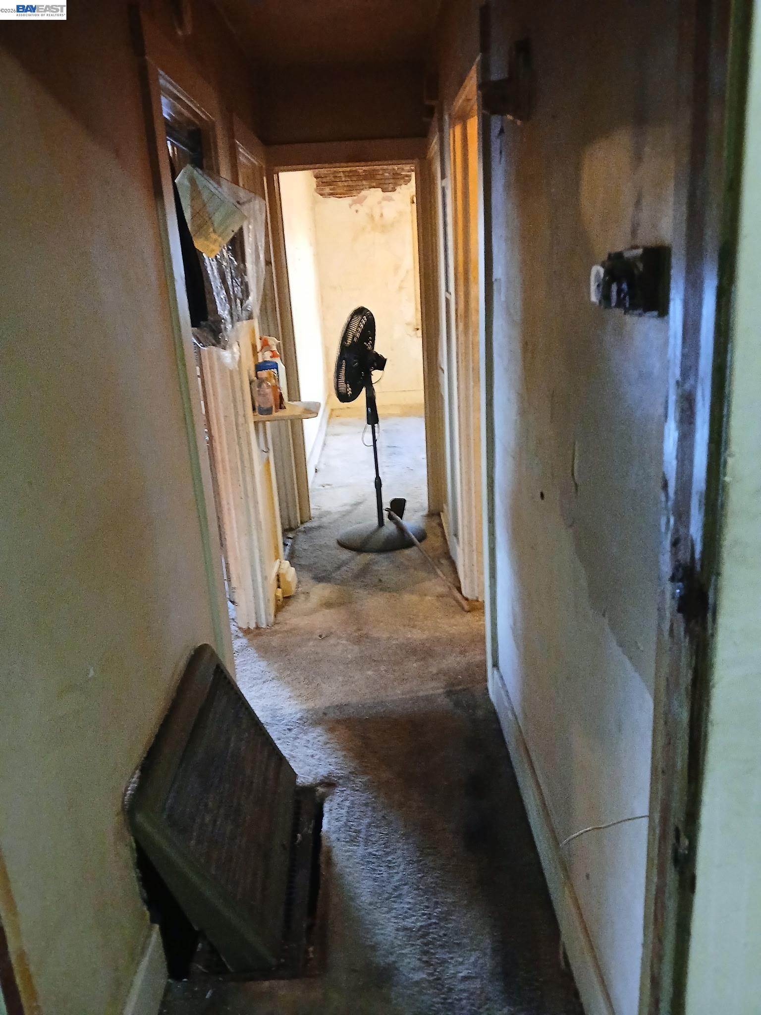 Detail Gallery Image 3 of 3 For Auseon Ave, Oakland,  CA 94621 - 2 Beds | 1 Baths