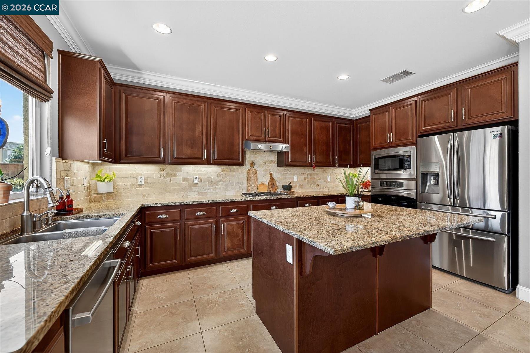 Detail Gallery Image 5 of 38 For 5271 Salerno Dr, Dublin,  CA 94568 - 4 Beds | 3 Baths