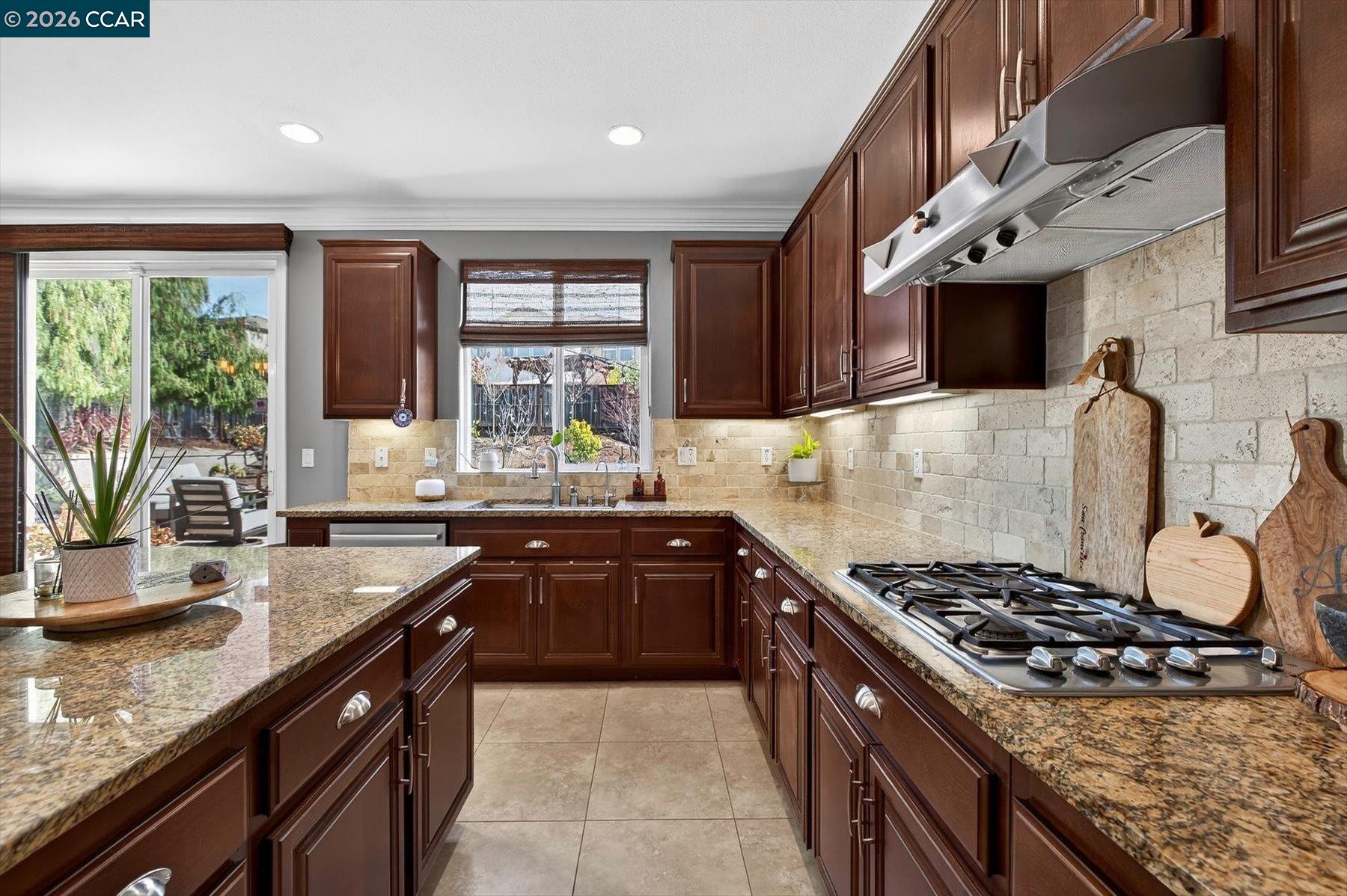 Detail Gallery Image 9 of 38 For 5271 Salerno Dr, Dublin,  CA 94568 - 4 Beds | 3 Baths