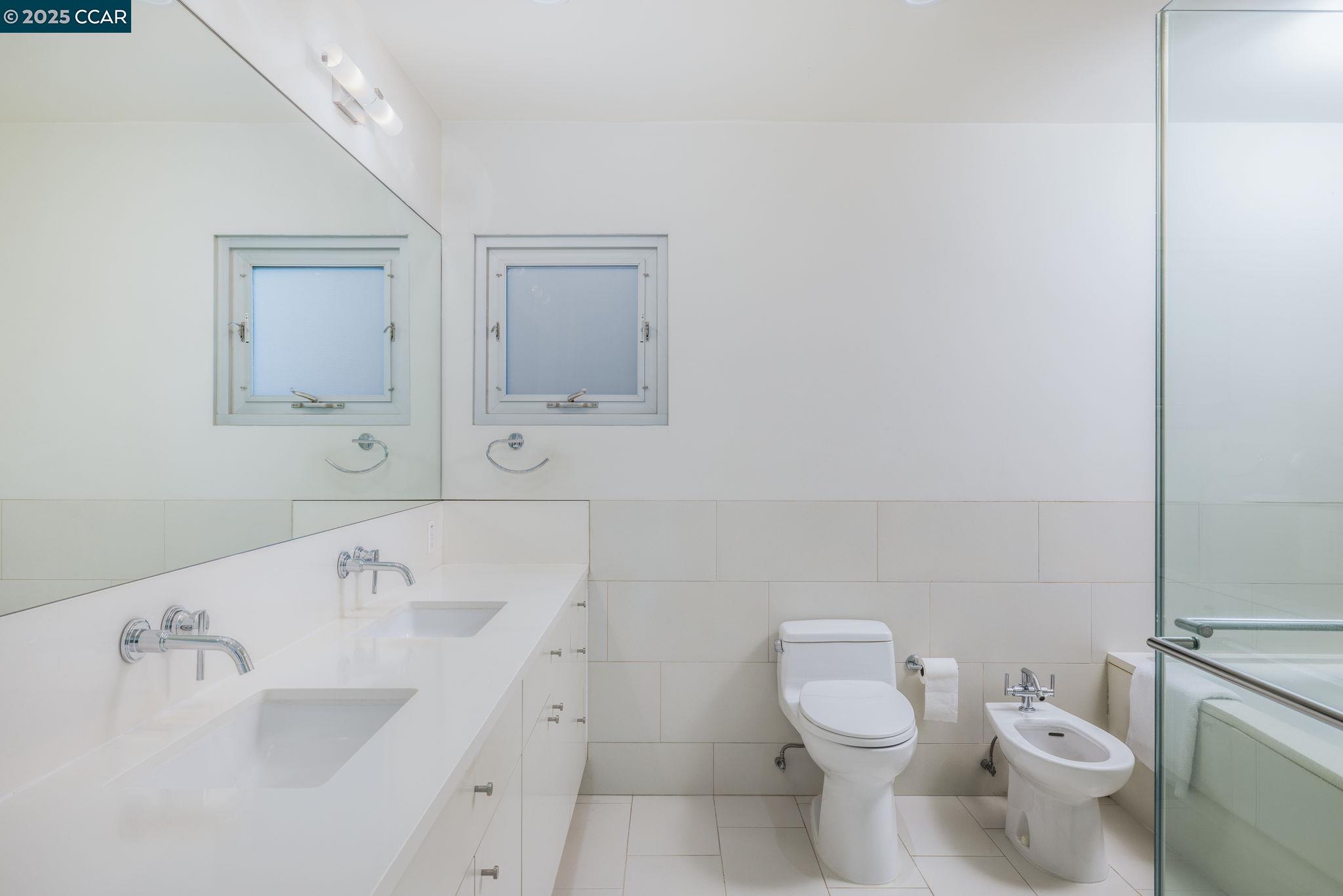 Detail Gallery Image 34 of 45 For 2 Crane Ct, Orinda,  CA 94563 - 4 Beds | 3 Baths