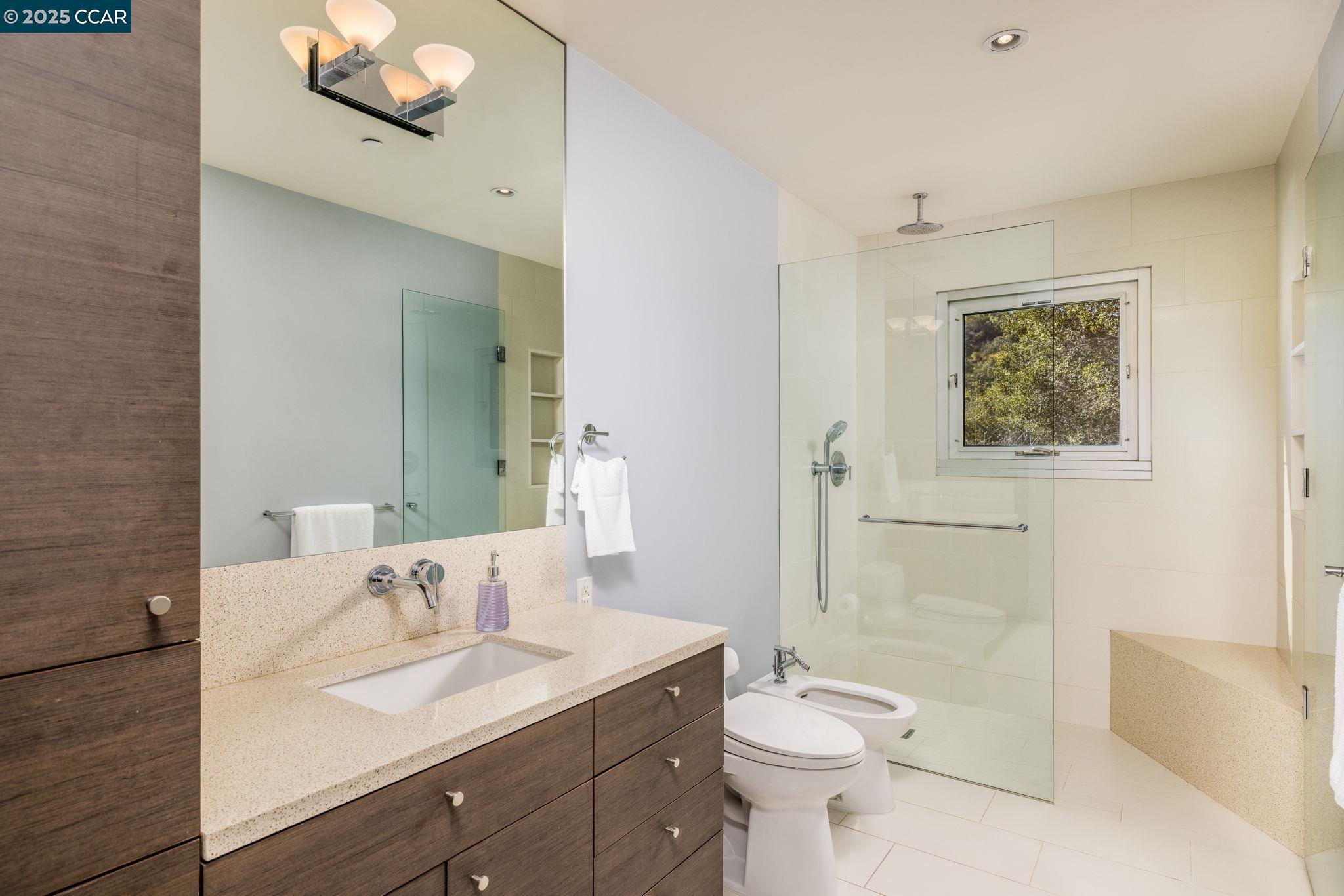 Detail Gallery Image 37 of 45 For 2 Crane Ct, Orinda,  CA 94563 - 4 Beds | 3 Baths