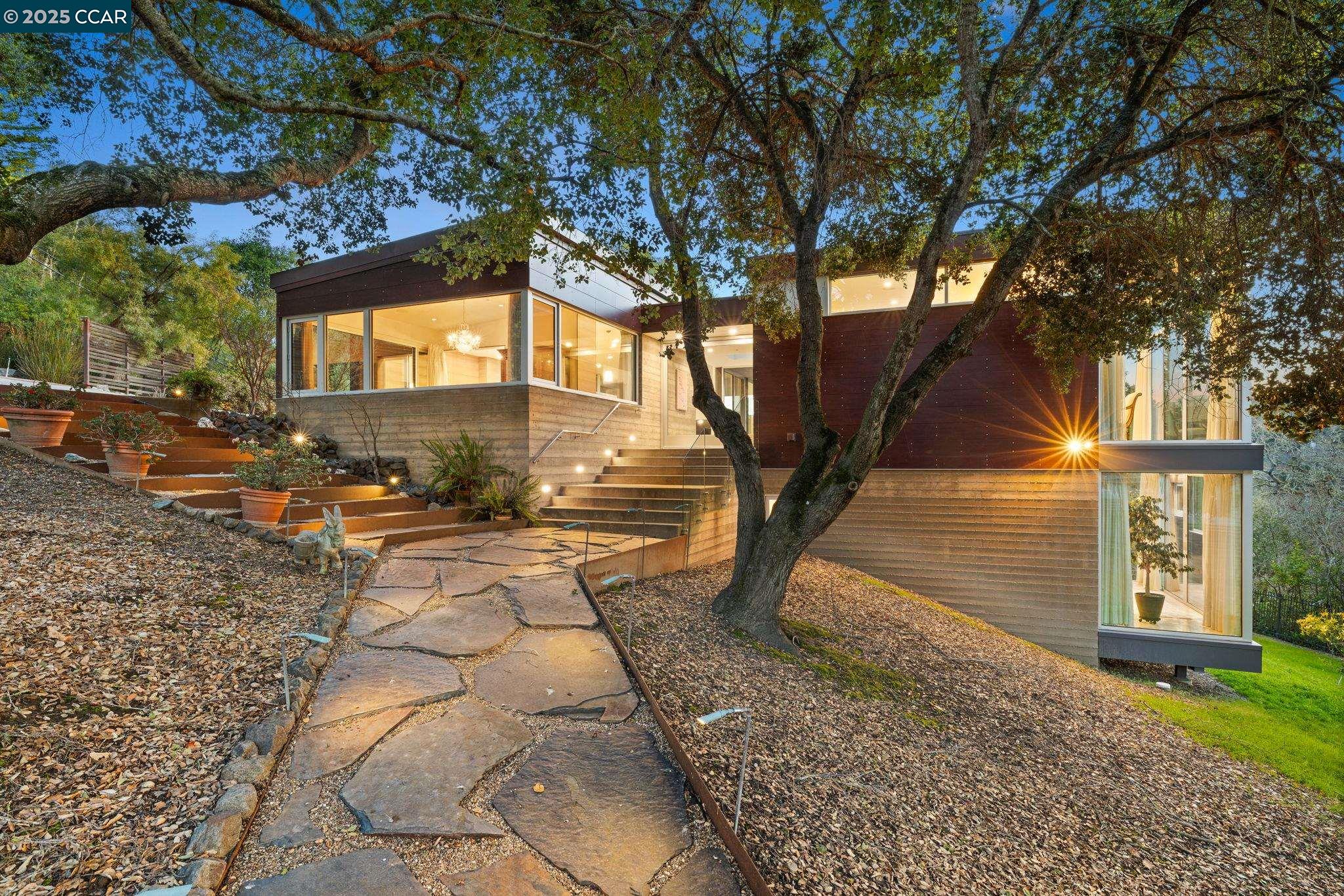 Detail Gallery Image 43 of 45 For 2 Crane Ct, Orinda,  CA 94563 - 4 Beds | 3 Baths