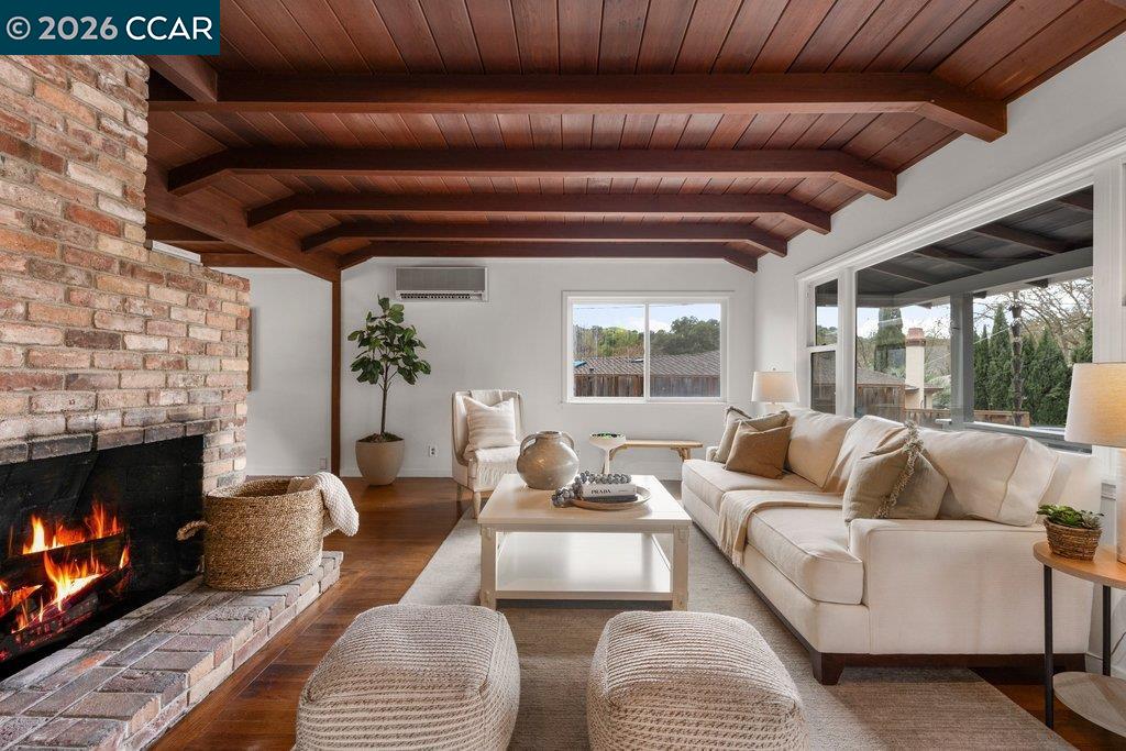 Detail Gallery Image 6 of 27 For 70 Carolyn Ct, Lafayette,  CA 94549 - 3 Beds | 1 Baths