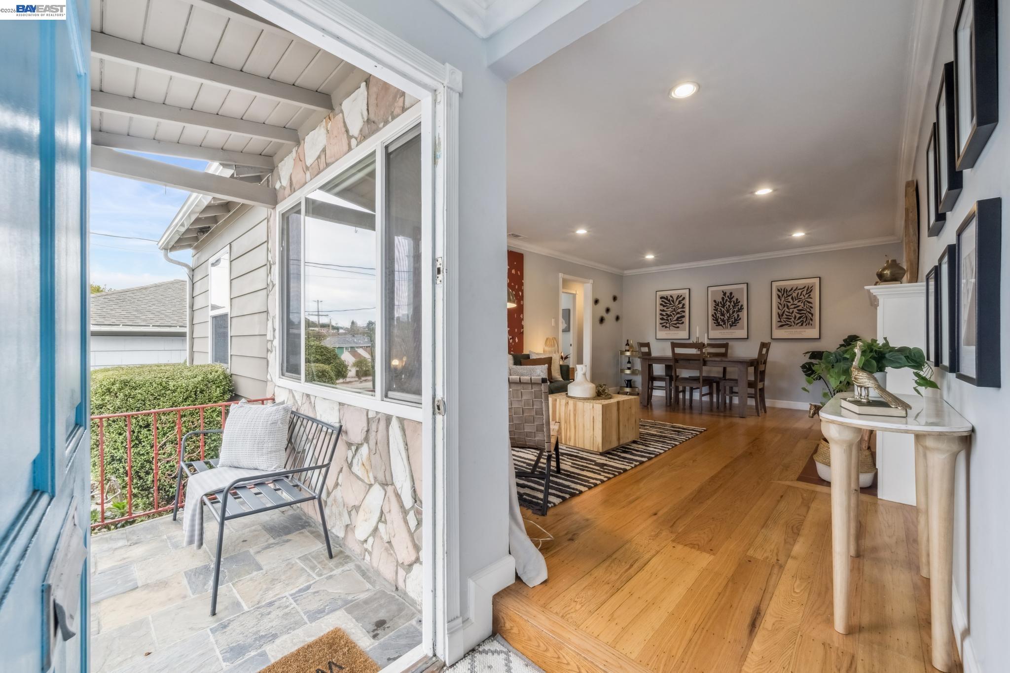 Detail Gallery Image 5 of 39 For 21330 Tyee Street, Castro Valley,  CA 94546 - 3 Beds | 2 Baths