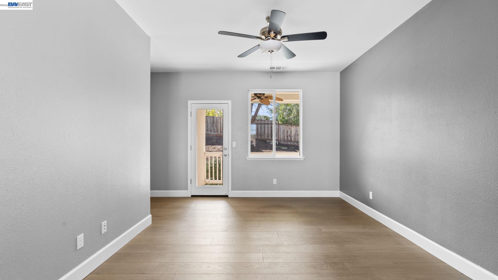 Detail Gallery Image 12 of 22 For 1200 Stonecrest Ln, Concord,  CA 94518 - 5 Beds | 3/1 Baths