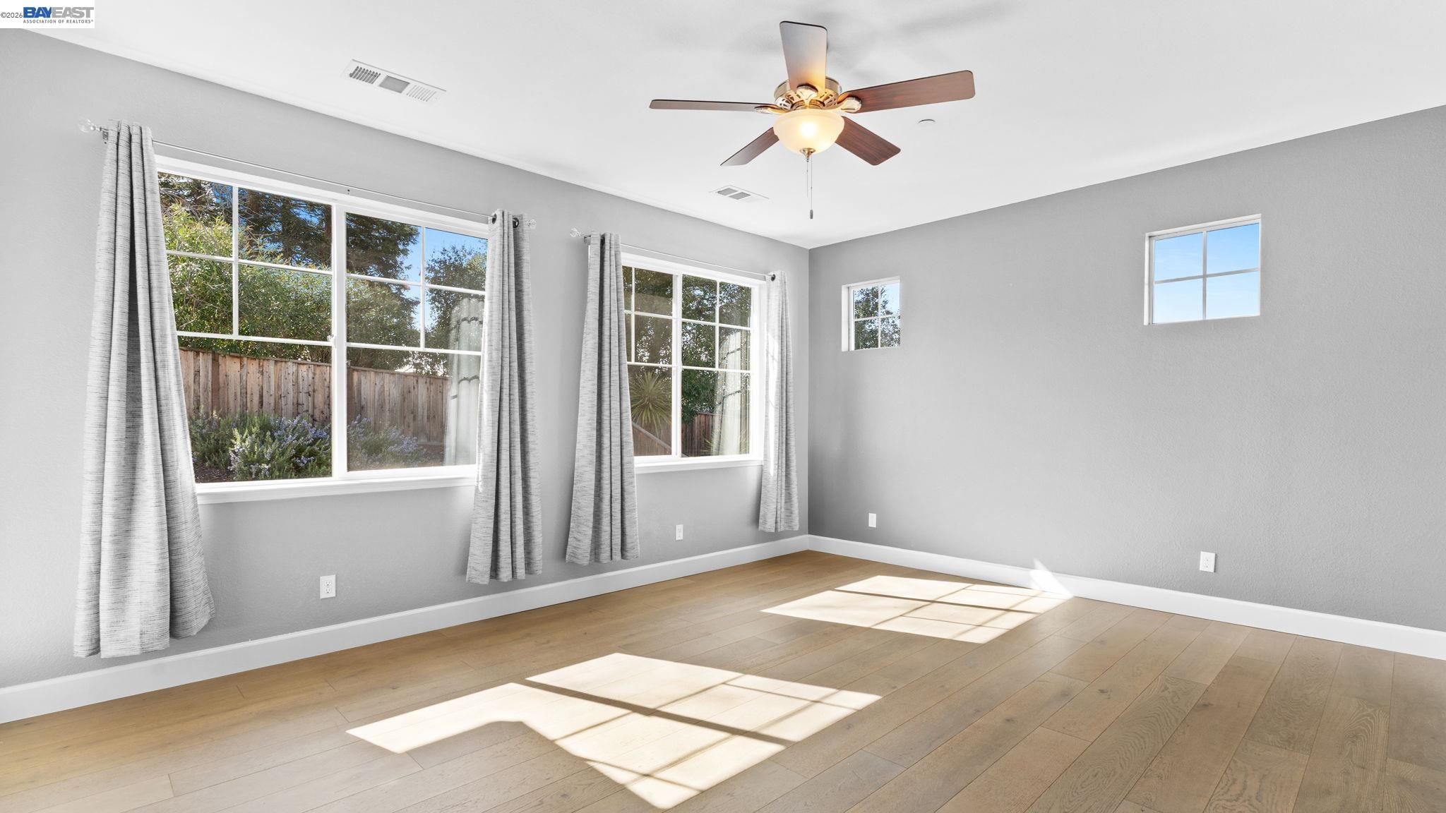 Detail Gallery Image 14 of 22 For 1200 Stonecrest Ln, Concord,  CA 94518 - 5 Beds | 3/1 Baths