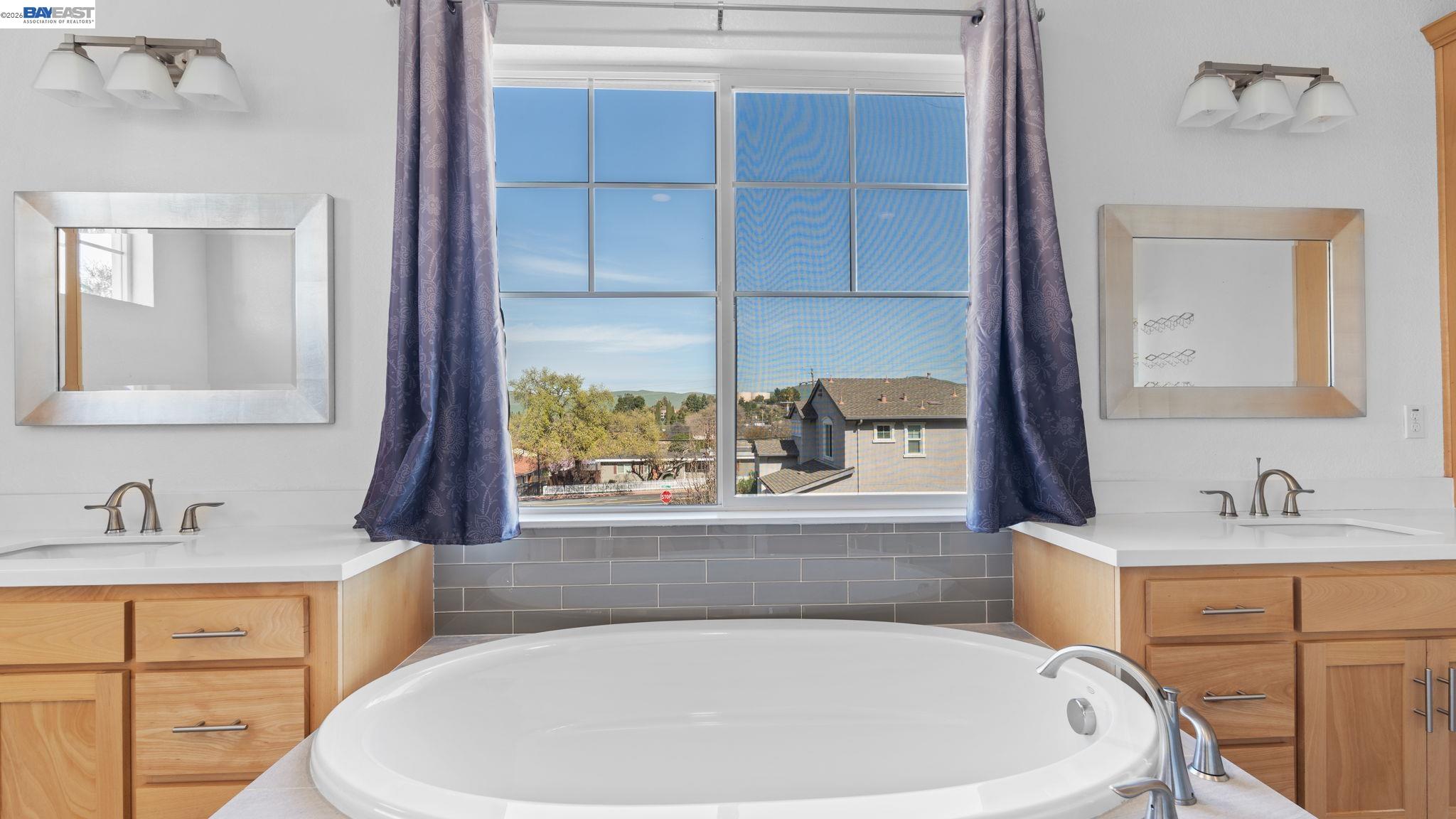 Detail Gallery Image 17 of 22 For 1200 Stonecrest Ln, Concord,  CA 94518 - 5 Beds | 3/1 Baths