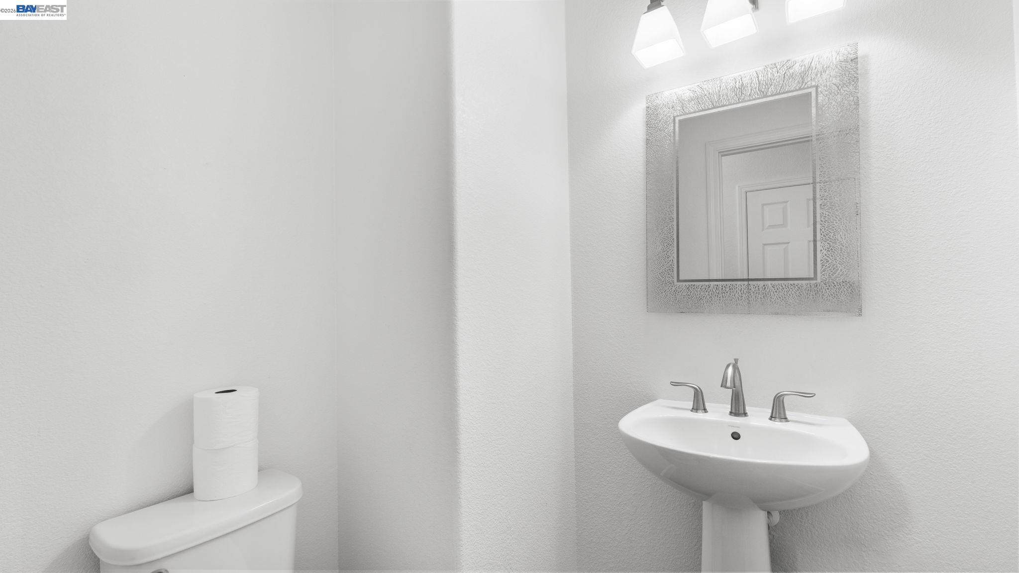 Detail Gallery Image 10 of 22 For 1200 Stonecrest Ln, Concord,  CA 94518 - 5 Beds | 3/1 Baths