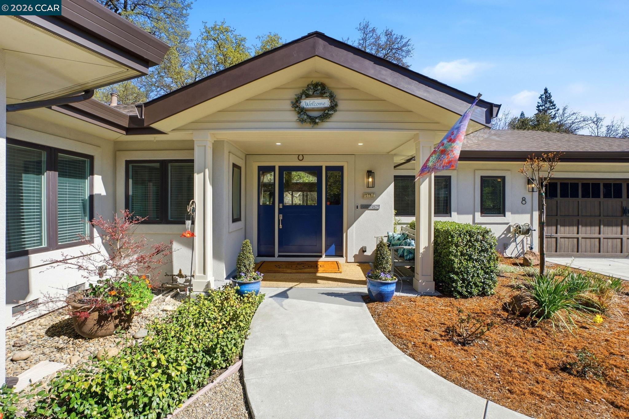 Detail Gallery Image 2 of 41 For 8 Simo Street, Alamo,  CA 94507 - 5 Beds | 3/1 Baths