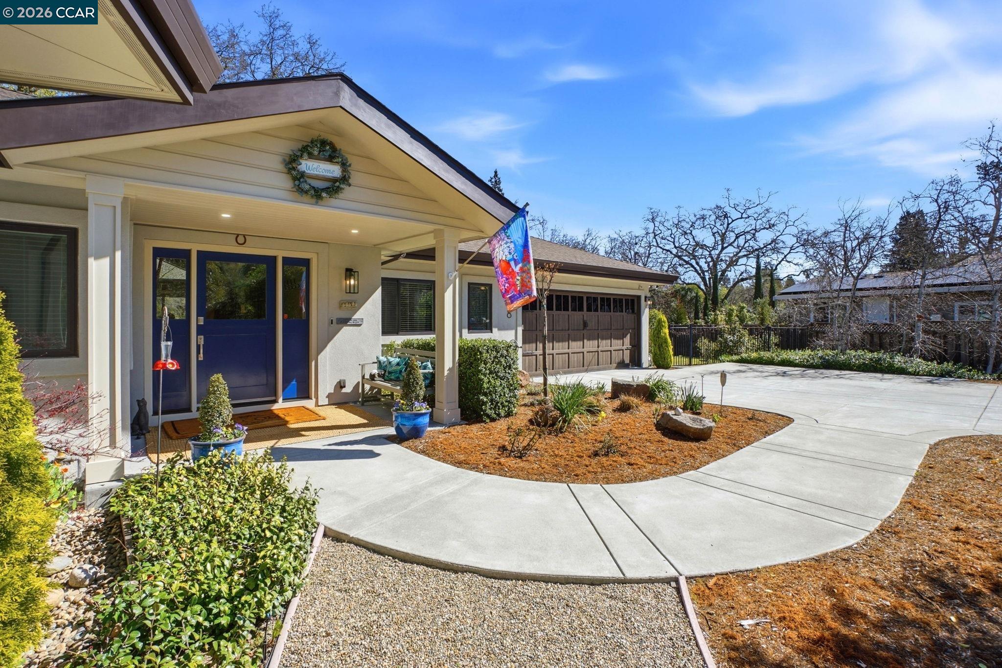 Detail Gallery Image 2 of 41 For 8 Simo Street, Alamo,  CA 94507 - 5 Beds | 3/1 Baths