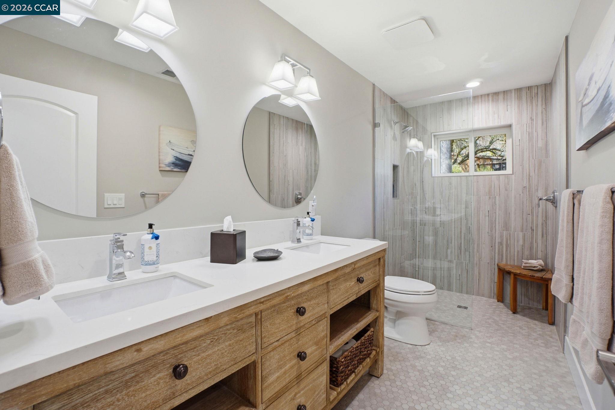 Detail Gallery Image 23 of 41 For 8 Simo Street, Alamo,  CA 94507 - 5 Beds | 3/1 Baths