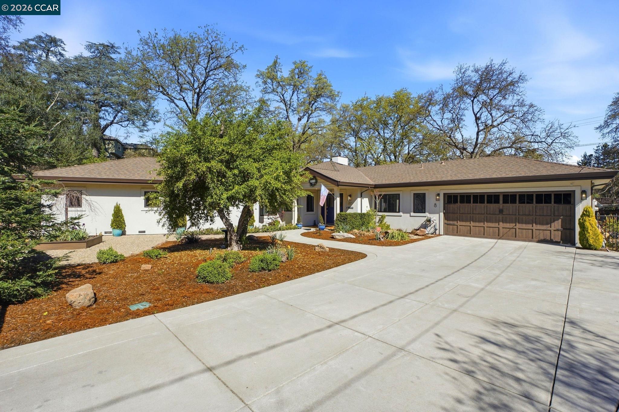 Detail Gallery Image 4 of 41 For 8 Simo Street, Alamo,  CA 94507 - 5 Beds | 3/1 Baths