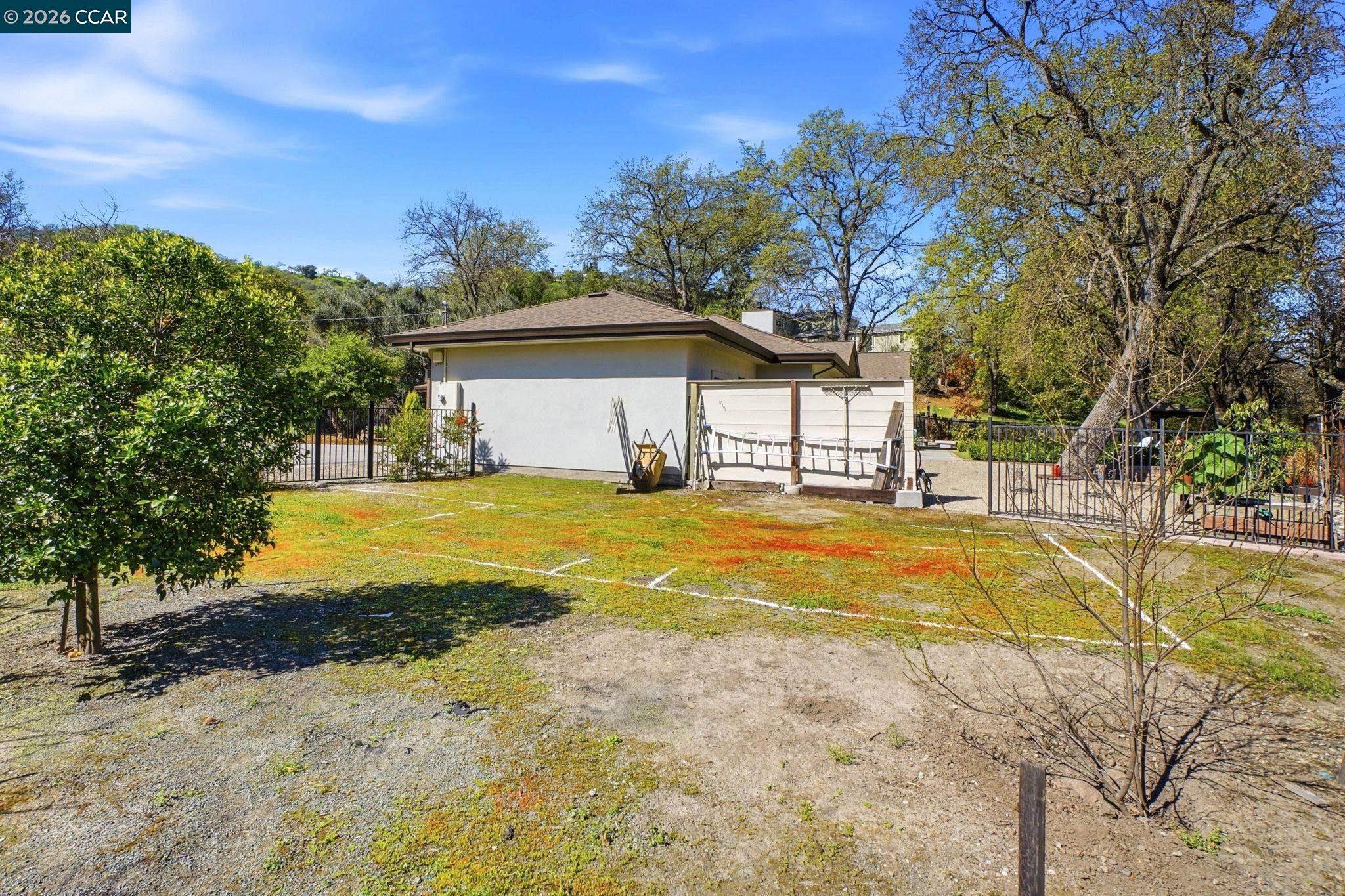 Detail Gallery Image 39 of 41 For 8 Simo Street, Alamo,  CA 94507 - 5 Beds | 3/1 Baths