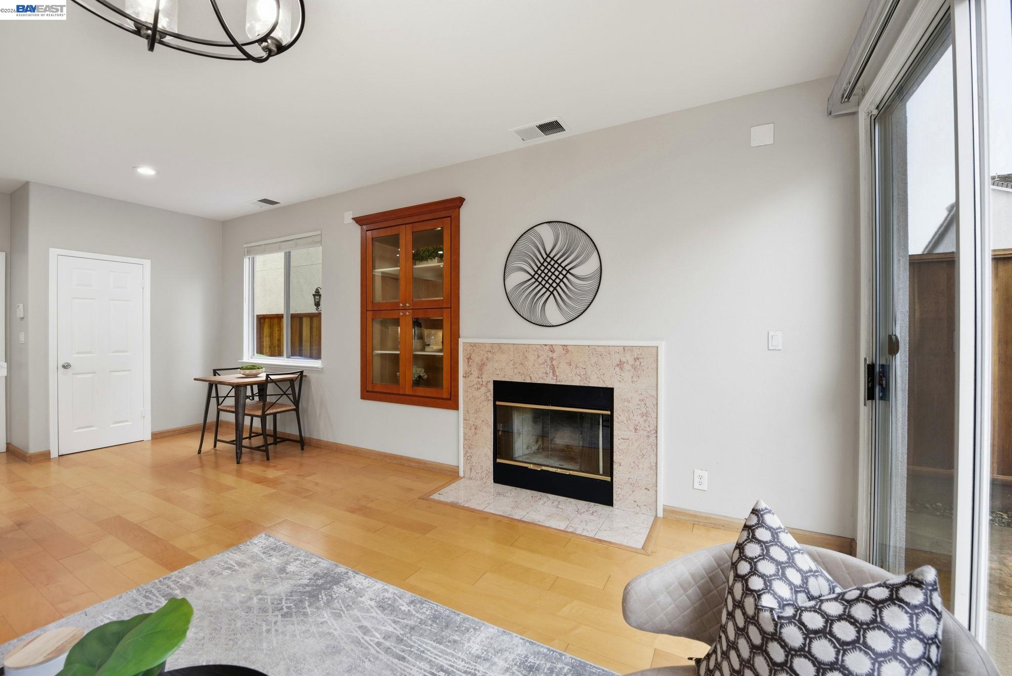 Detail Gallery Image 15 of 56 For 15518 Harbor Way, San Leandro,  CA 94579 - 5 Beds | 3 Baths