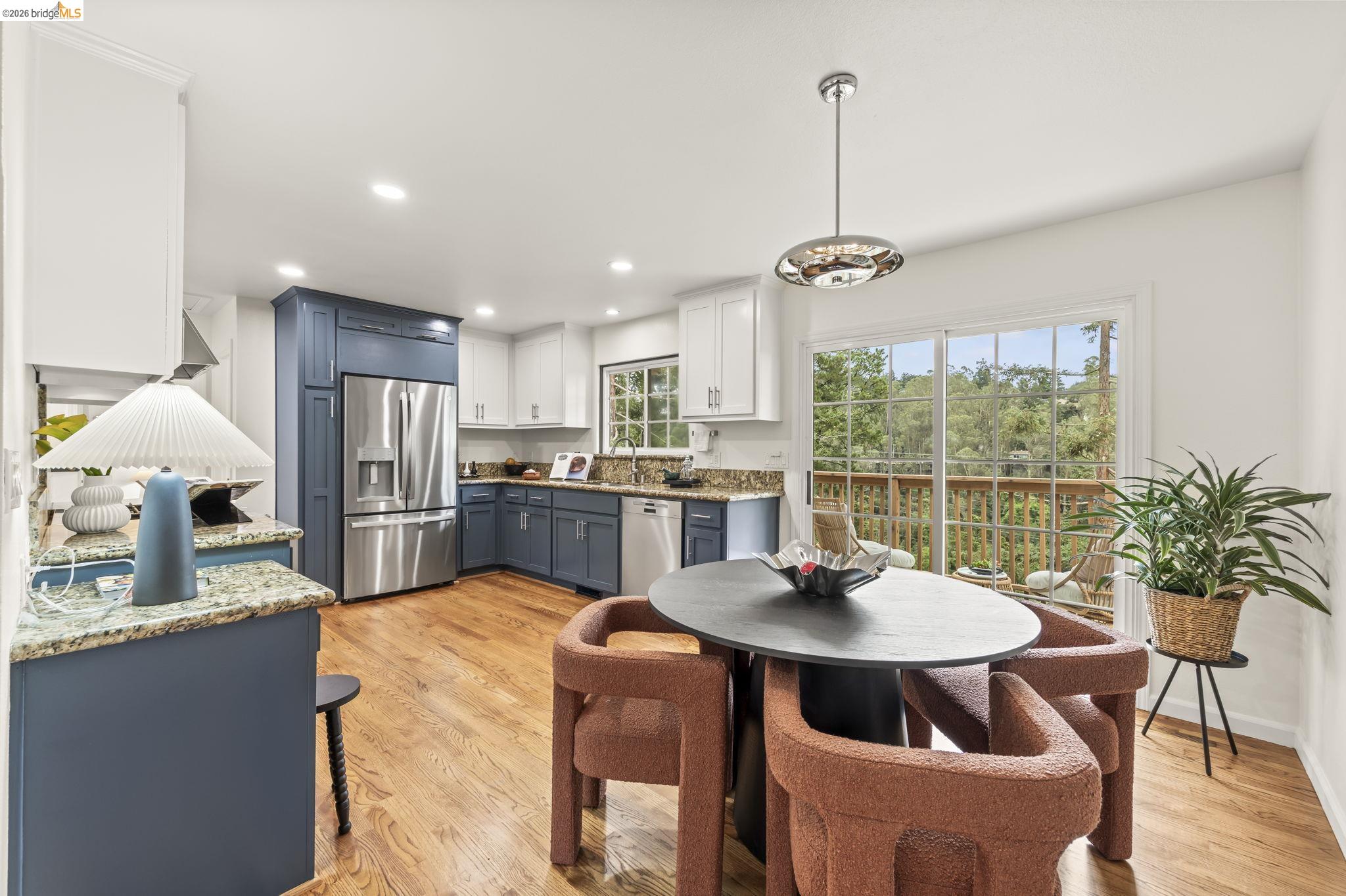 Detail Gallery Image 11 of 52 For 2 Cortez Ct, Oakland,  CA 94611 - 3 Beds | 2 Baths