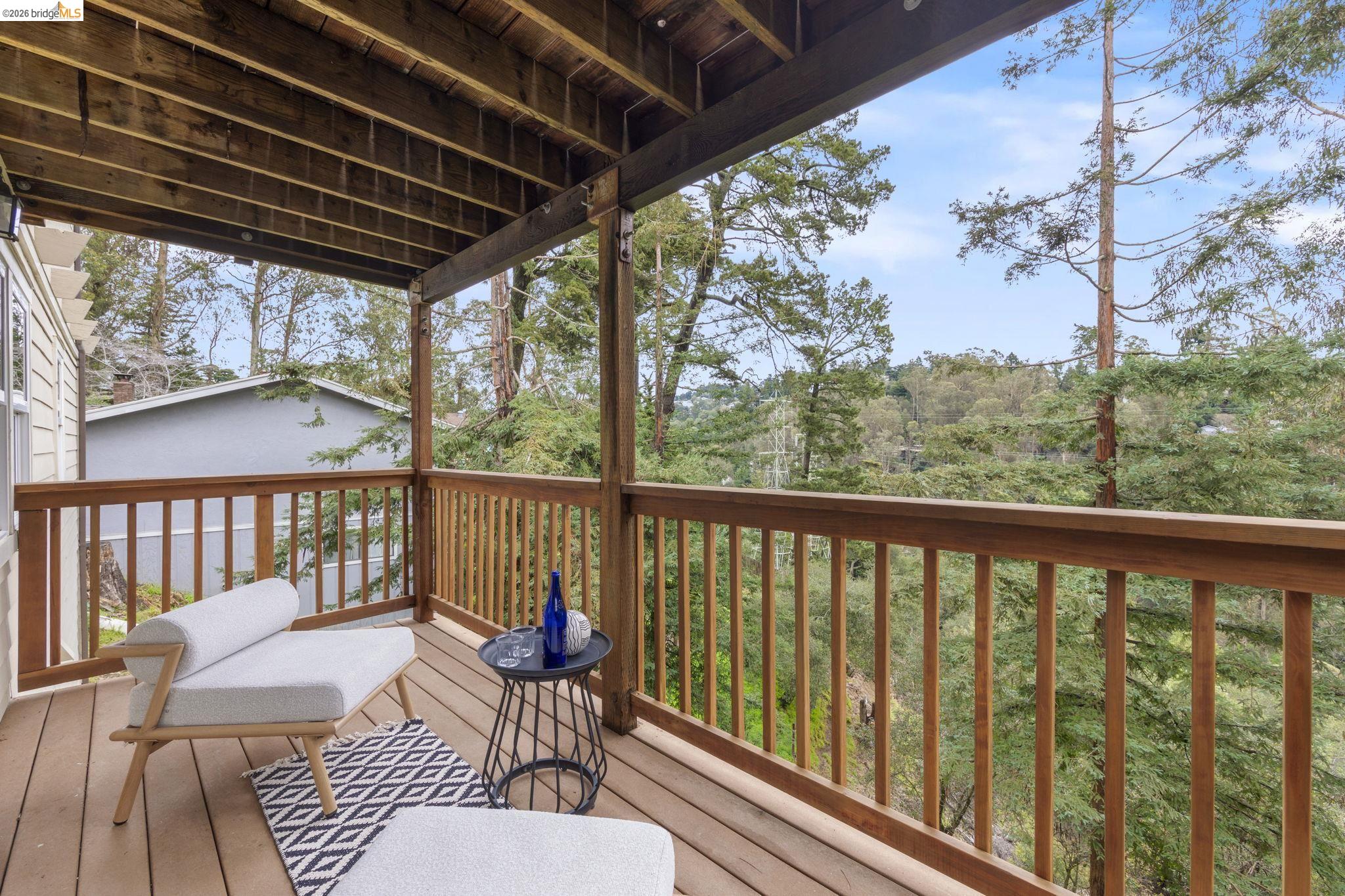 Detail Gallery Image 18 of 52 For 2 Cortez Ct, Oakland,  CA 94611 - 3 Beds | 2 Baths