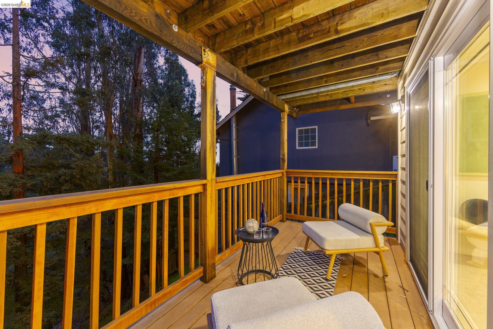 Detail Gallery Image 35 of 52 For 2 Cortez Ct, Oakland,  CA 94611 - 3 Beds | 2 Baths