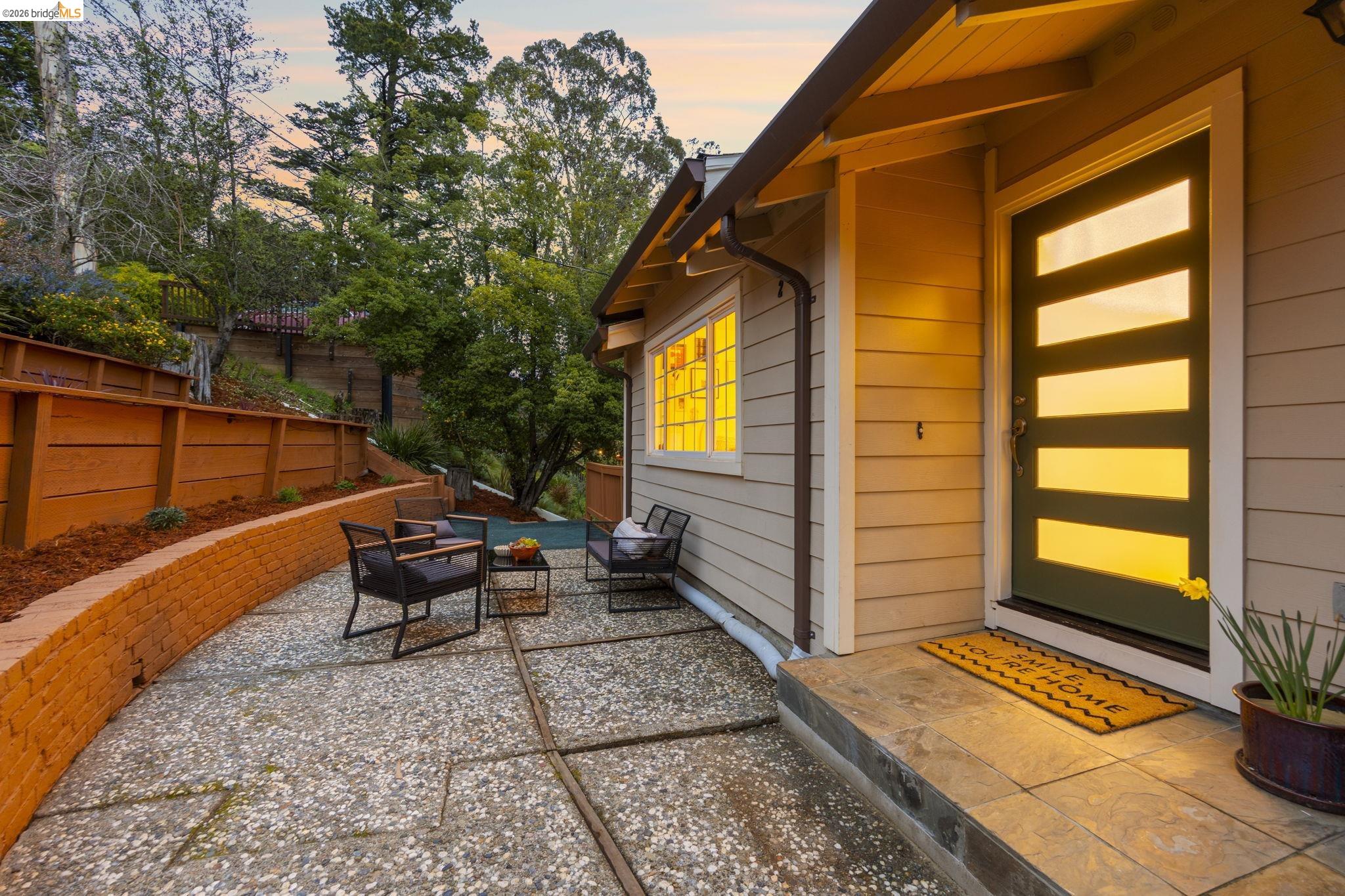 Detail Gallery Image 38 of 52 For 2 Cortez Ct, Oakland,  CA 94611 - 3 Beds | 2 Baths