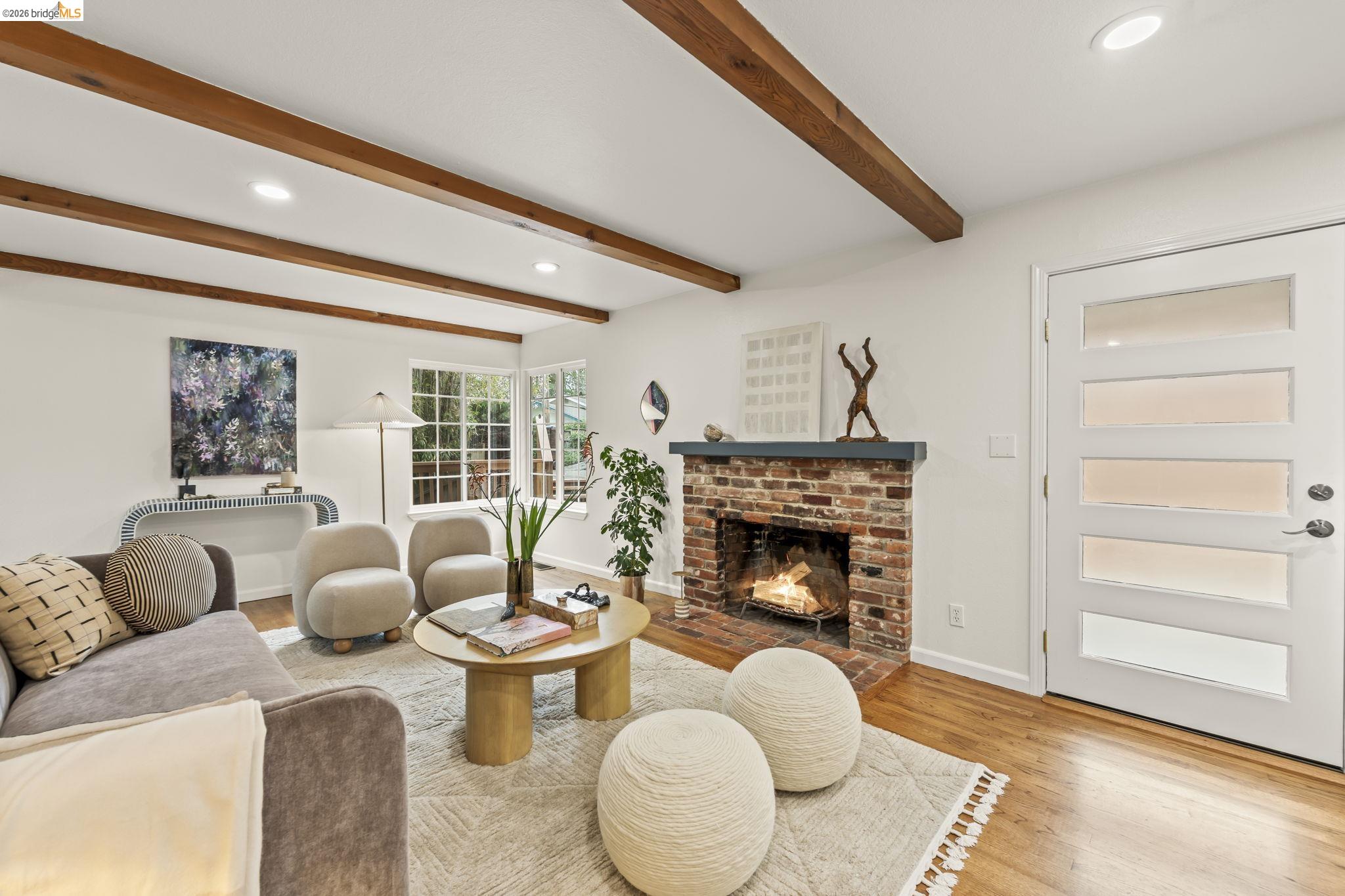 Detail Gallery Image 5 of 52 For 2 Cortez Ct, Oakland,  CA 94611 - 3 Beds | 2 Baths