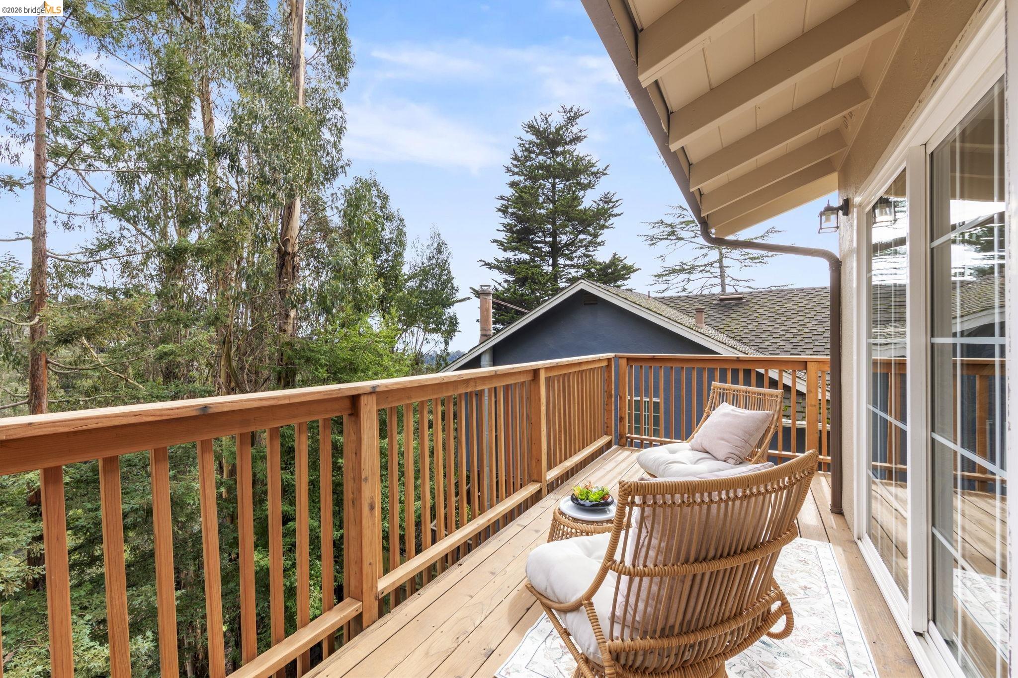 Detail Gallery Image 44 of 52 For 2 Cortez Ct, Oakland,  CA 94611 - 3 Beds | 2 Baths