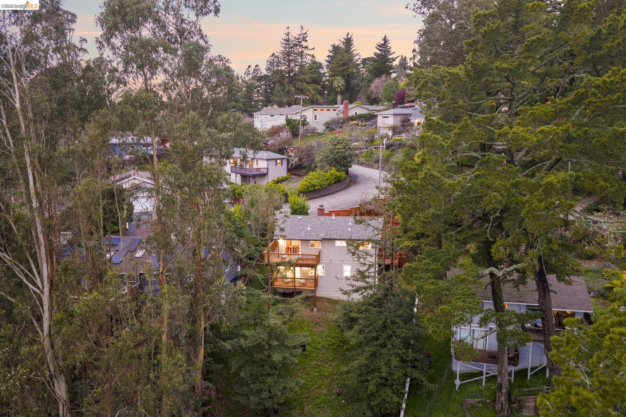 Detail Gallery Image 51 of 52 For 2 Cortez Ct, Oakland,  CA 94611 - 3 Beds | 2 Baths