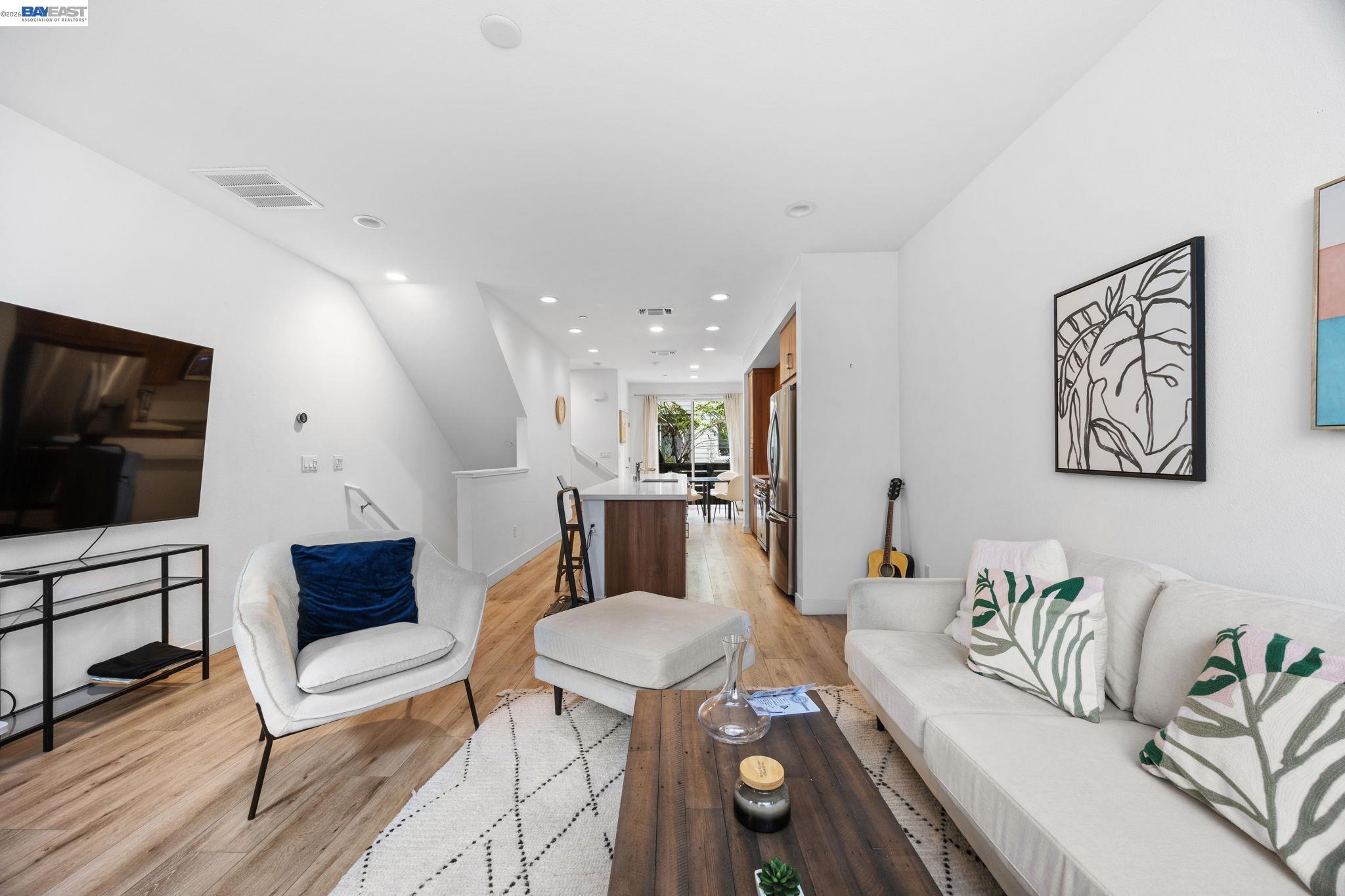 Photo #5: 41125286 Listing: Photo #5