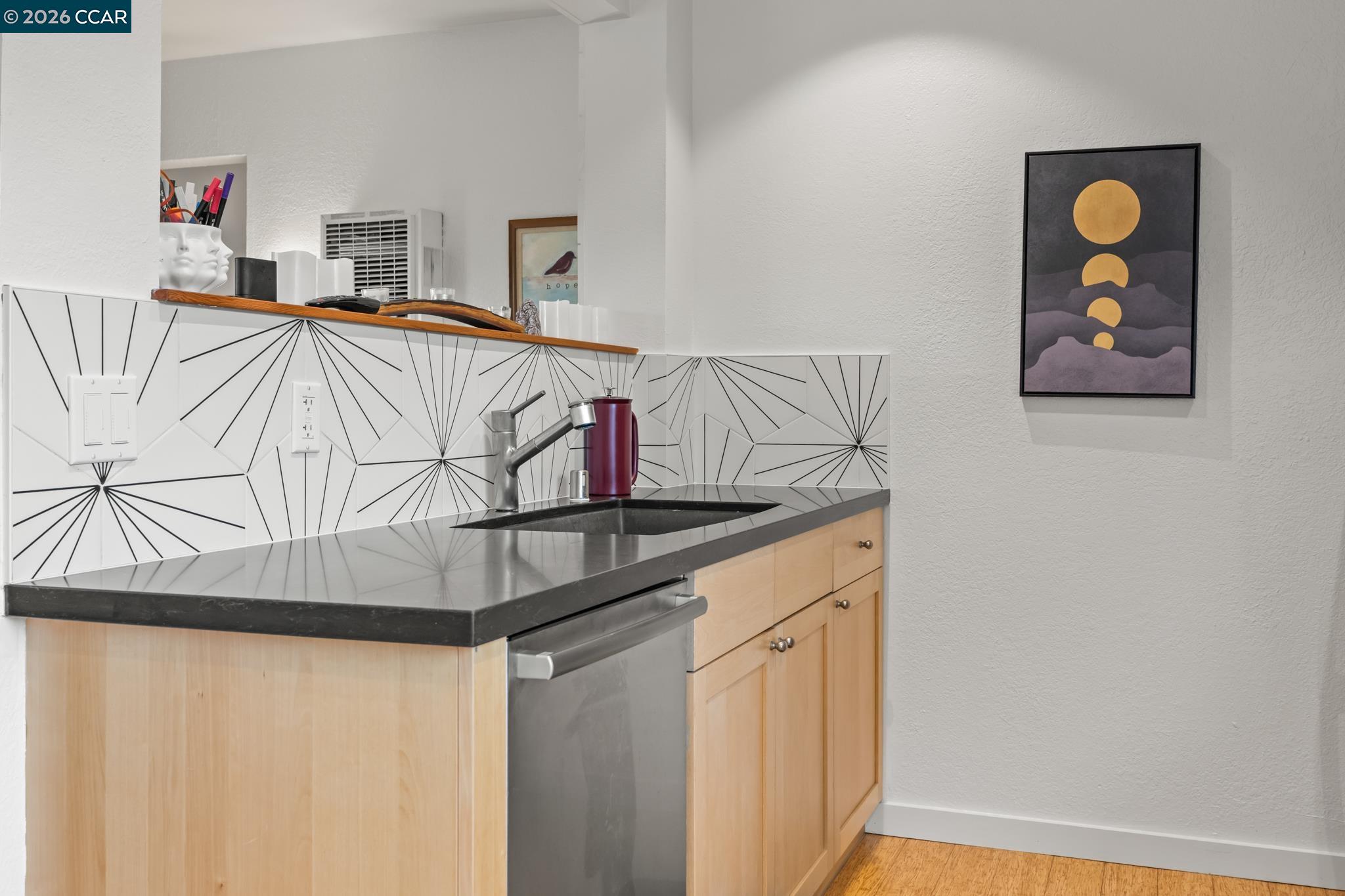 Photo #11: 41125288 Listing: Photo #11