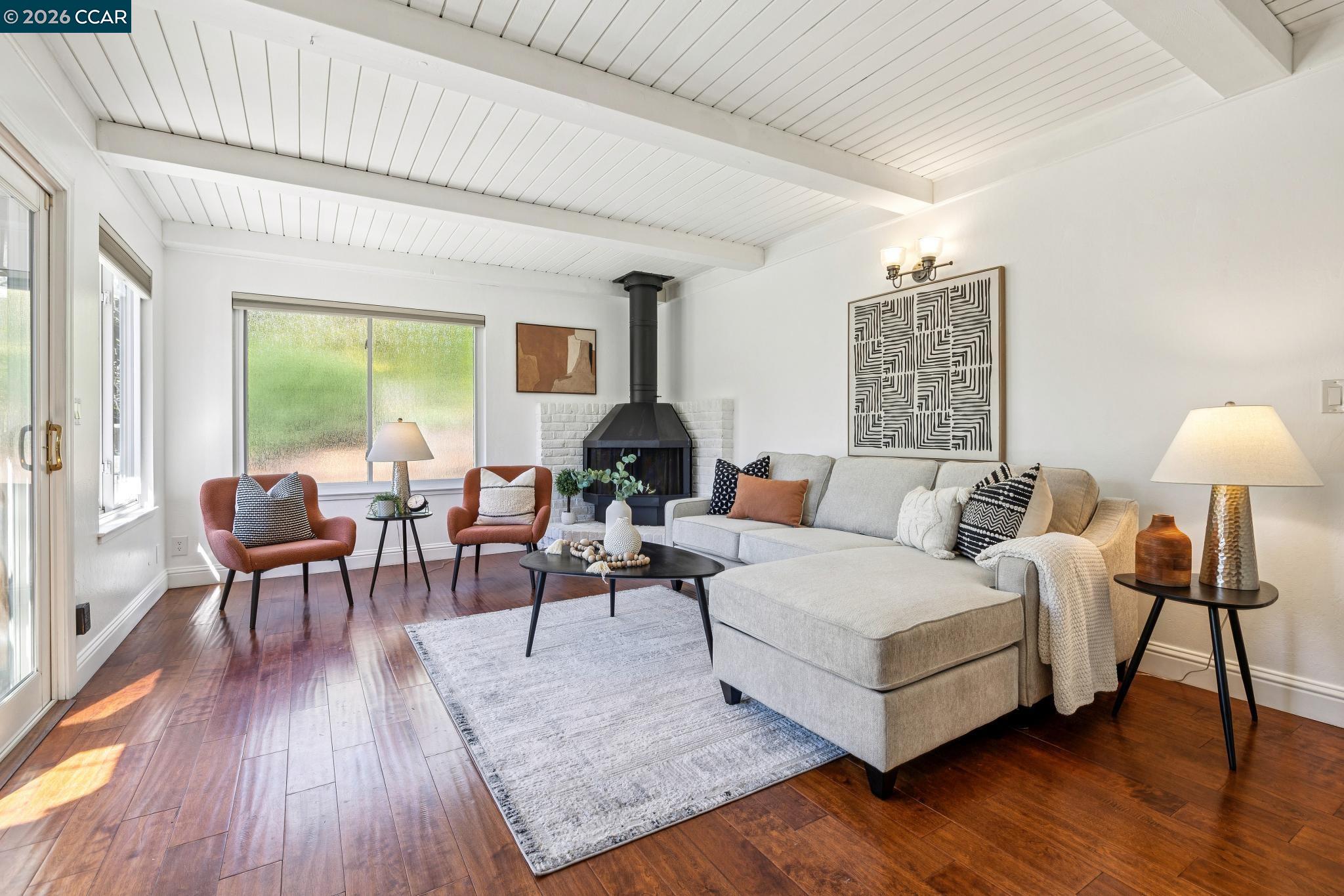 Detail Gallery Image 15 of 53 For 4037 Rusting Ave, Oakland,  CA 94605 - 4 Beds | 2 Baths