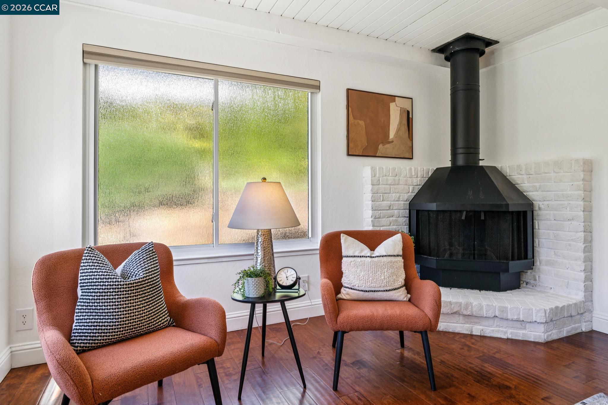 Detail Gallery Image 17 of 53 For 4037 Rusting Ave, Oakland,  CA 94605 - 4 Beds | 2 Baths