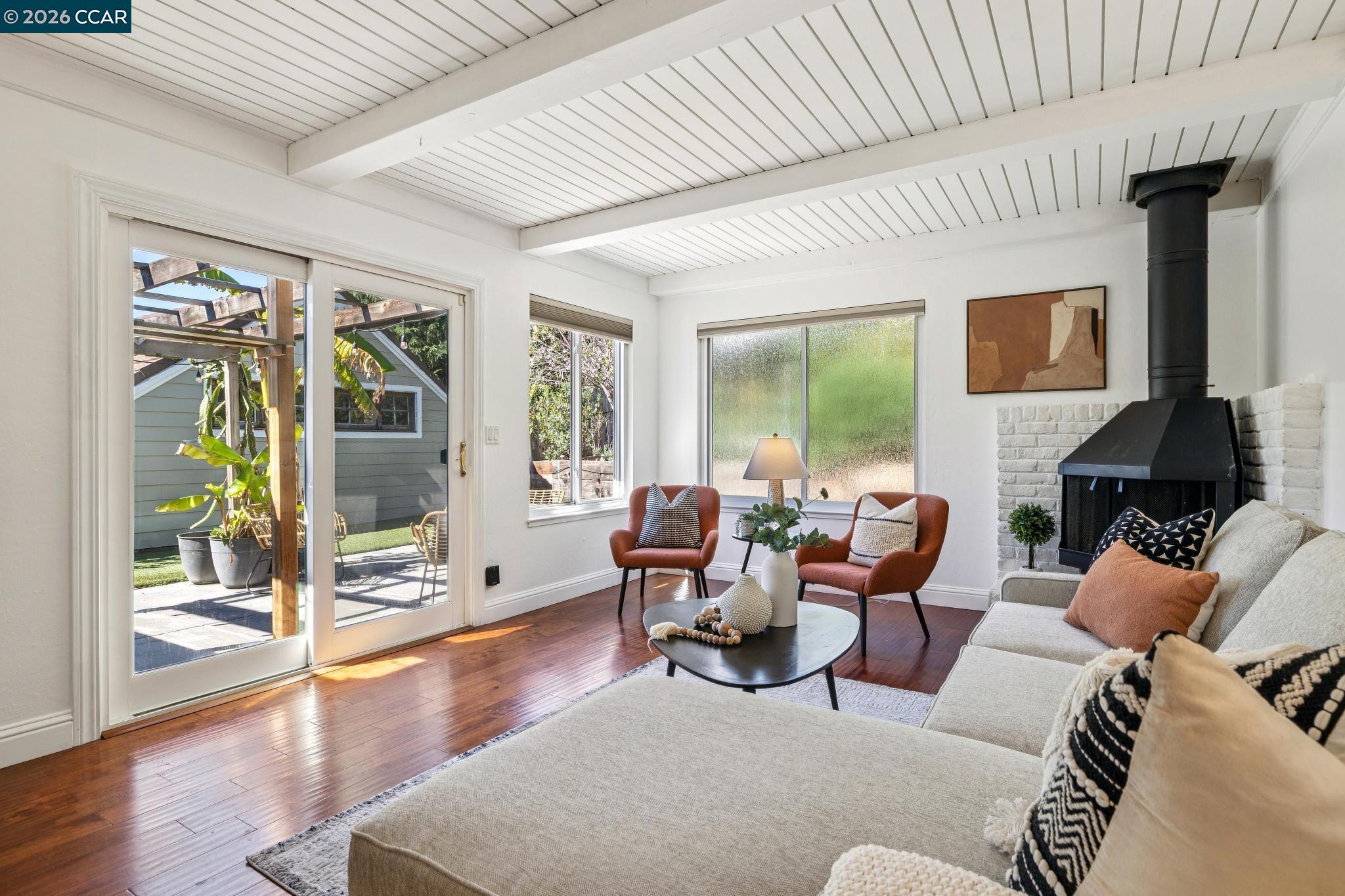 Detail Gallery Image 18 of 53 For 4037 Rusting Ave, Oakland,  CA 94605 - 4 Beds | 2 Baths