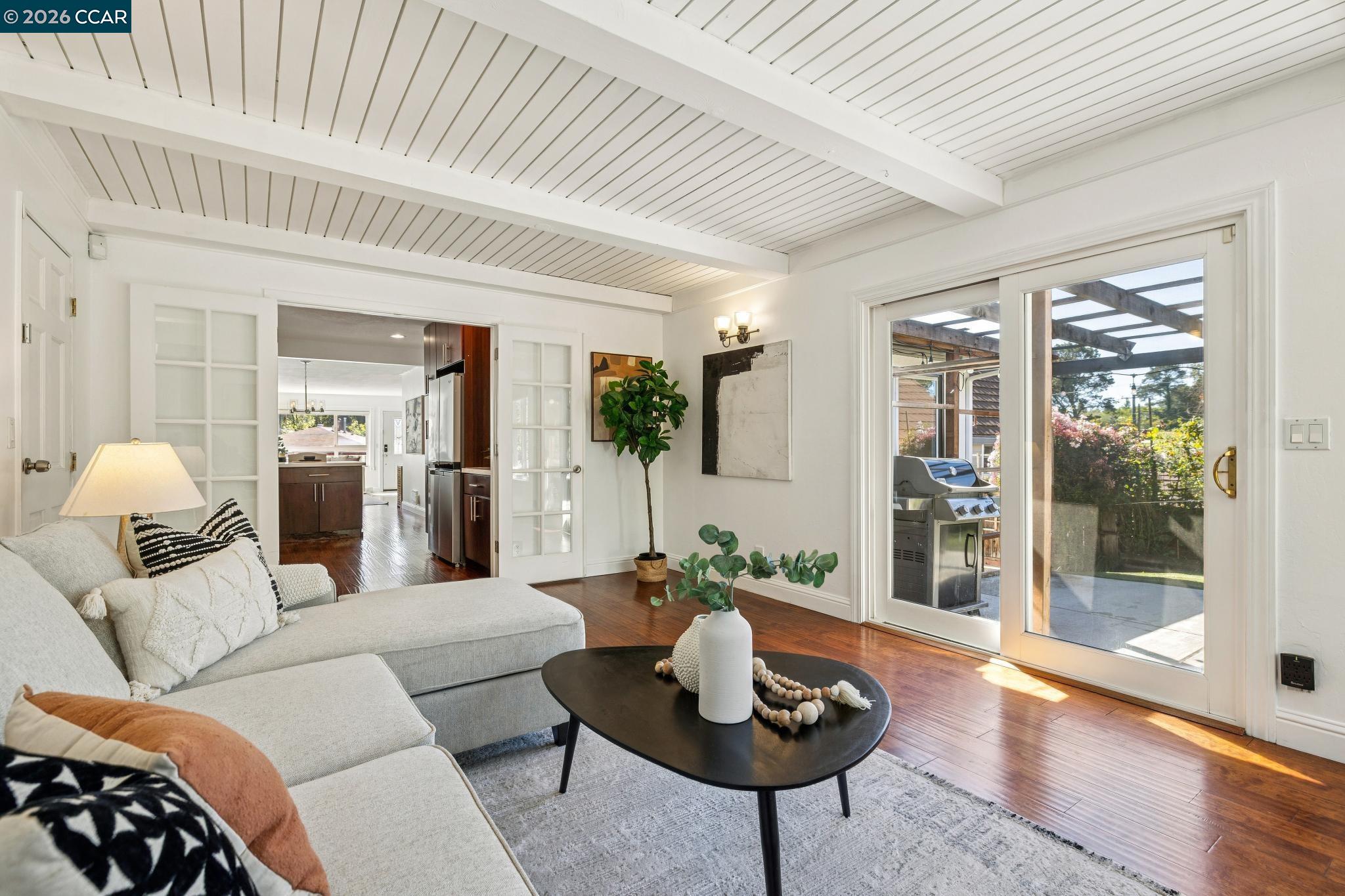 Detail Gallery Image 19 of 53 For 4037 Rusting Ave, Oakland,  CA 94605 - 4 Beds | 2 Baths