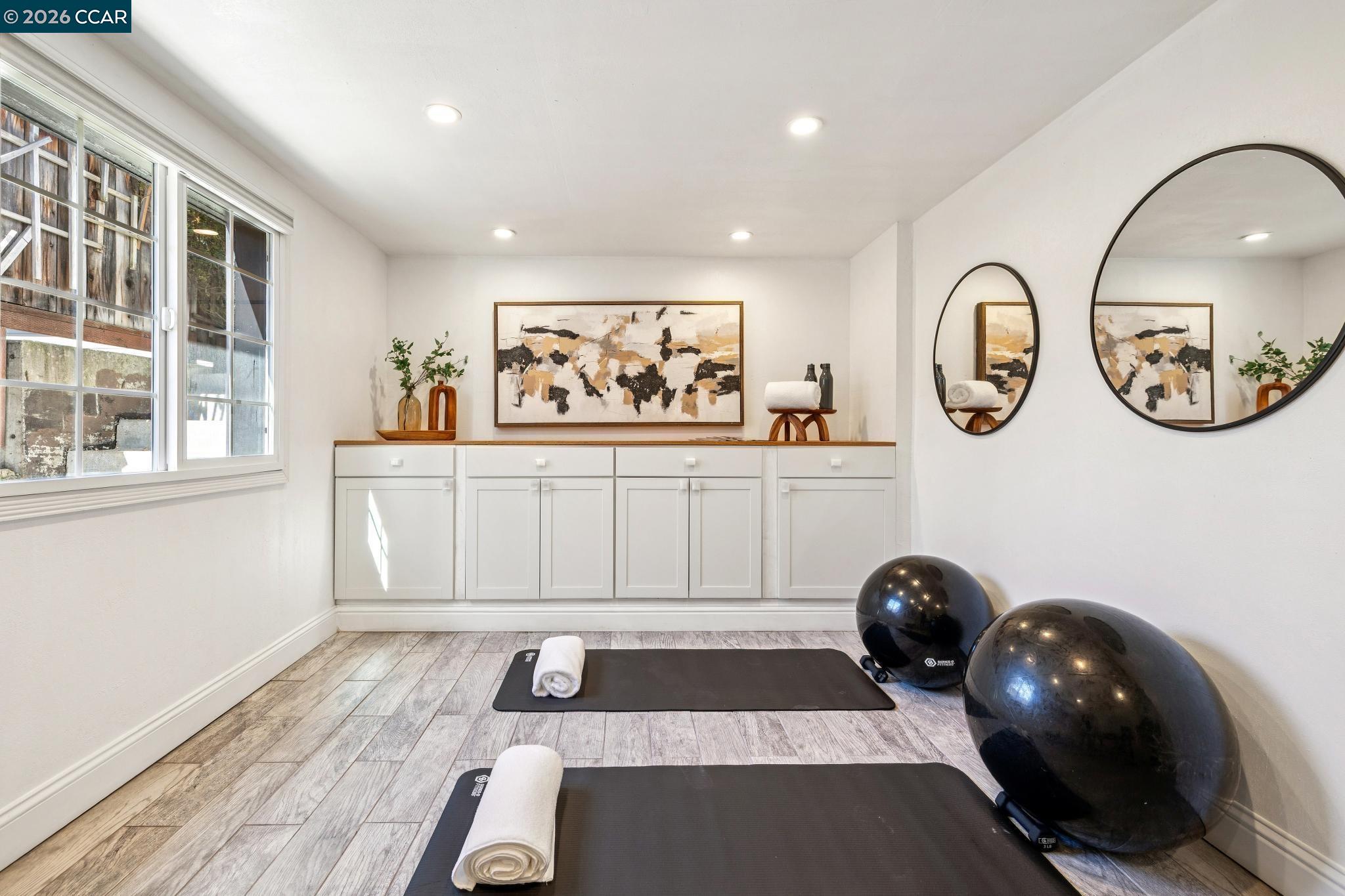 Detail Gallery Image 35 of 53 For 4037 Rusting Ave, Oakland,  CA 94605 - 4 Beds | 2 Baths