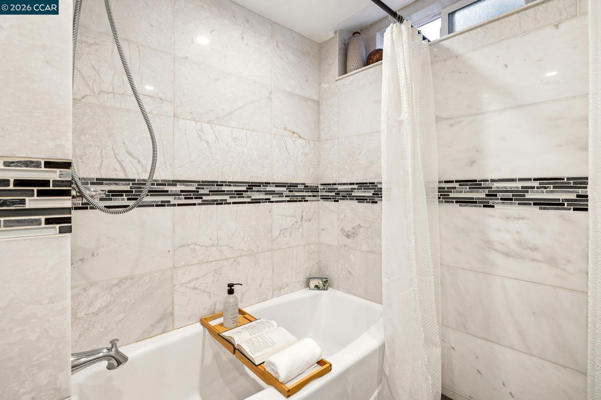 Detail Gallery Image 37 of 53 For 4037 Rusting Ave, Oakland,  CA 94605 - 4 Beds | 2 Baths