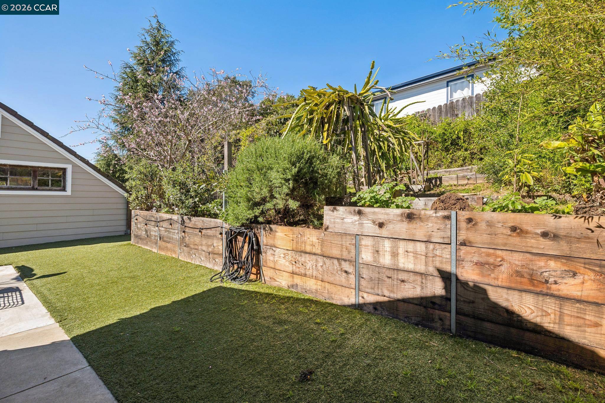 Detail Gallery Image 41 of 53 For 4037 Rusting Ave, Oakland,  CA 94605 - 4 Beds | 2 Baths